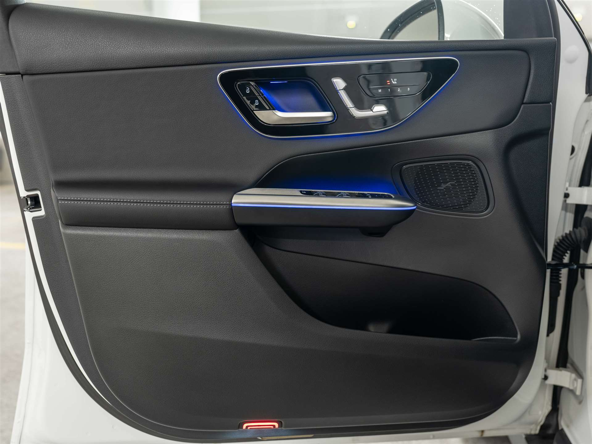 listing desktop thumbnail image 23