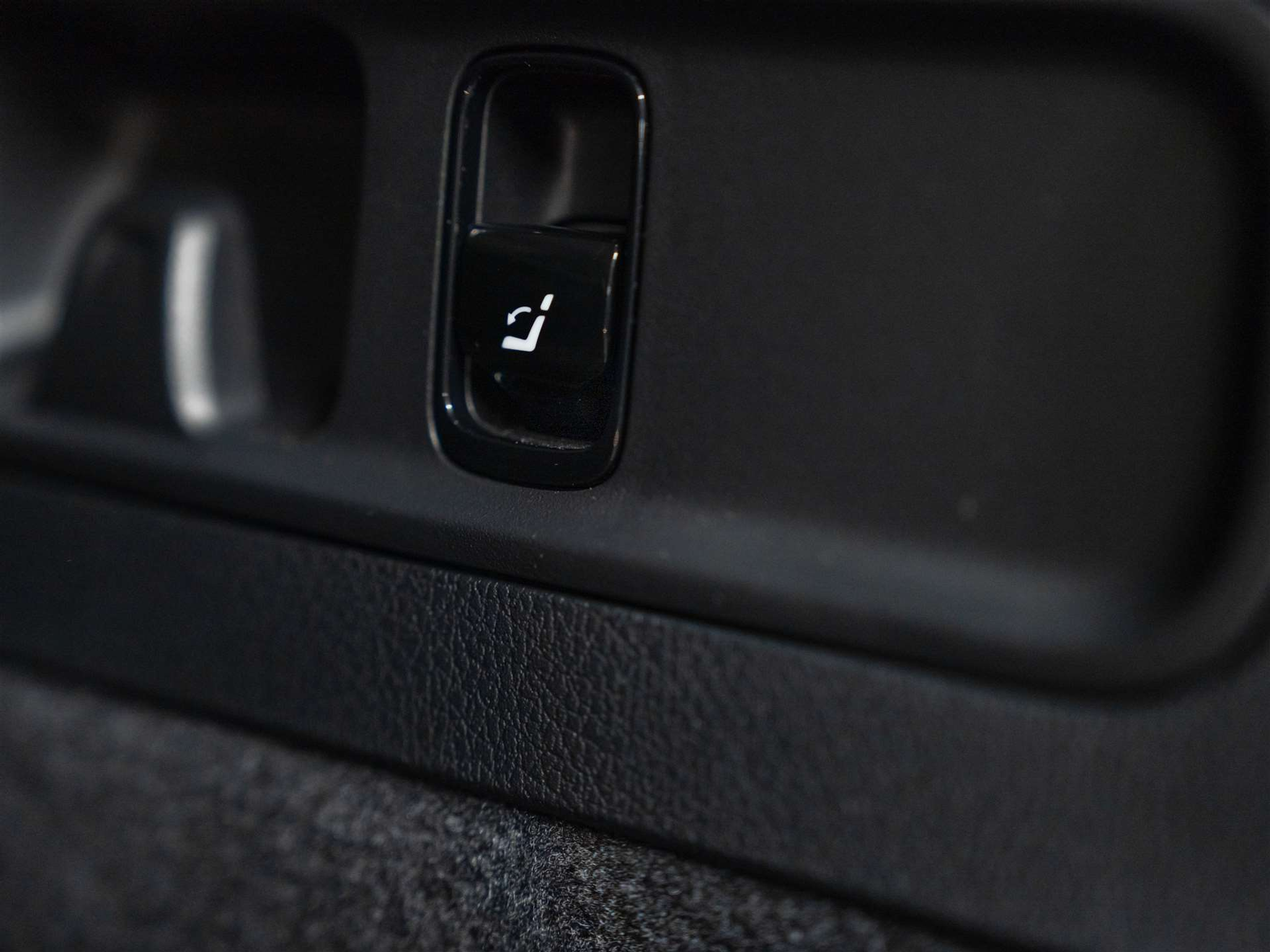 listing desktop thumbnail image 43