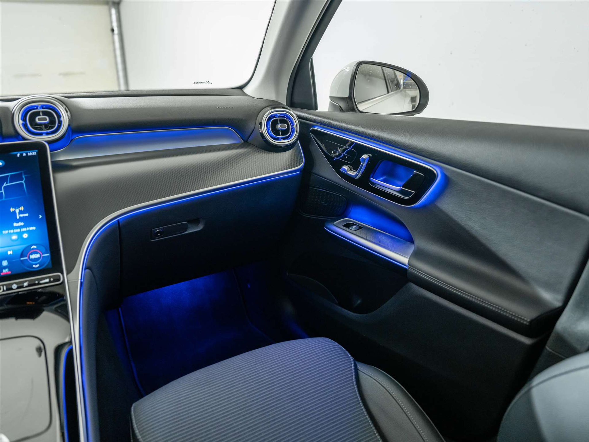 listing desktop thumbnail image 30