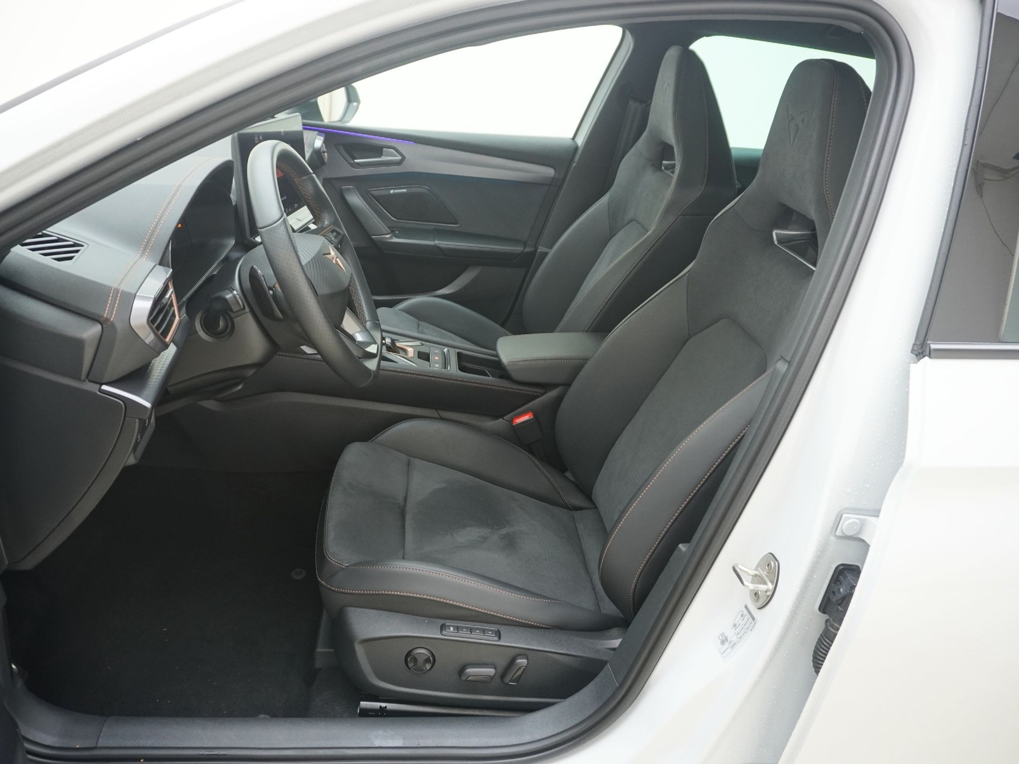 listing desktop thumbnail image 12