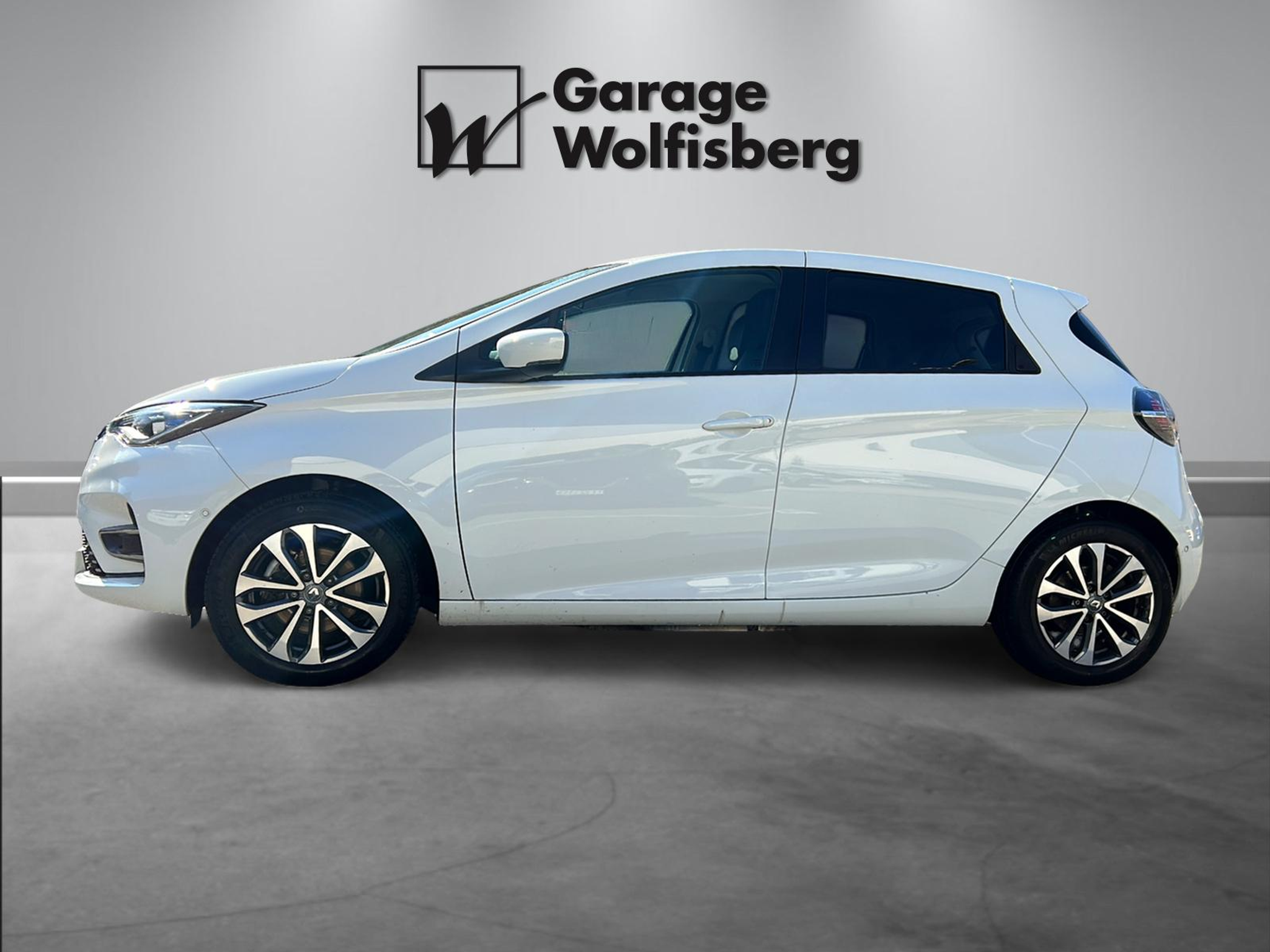 listing desktop thumbnail image 2