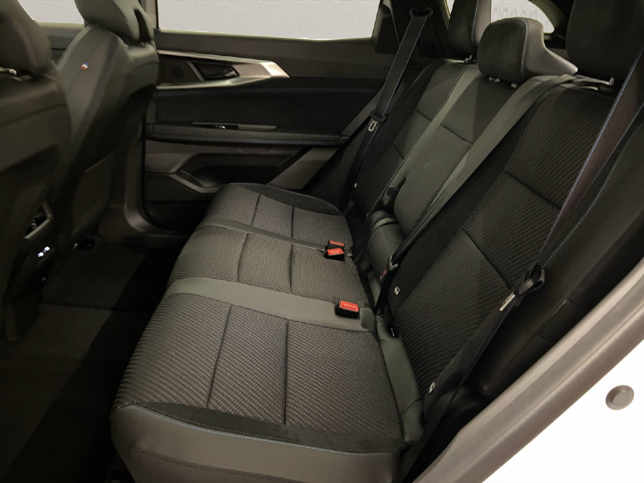 listing desktop thumbnail image 10