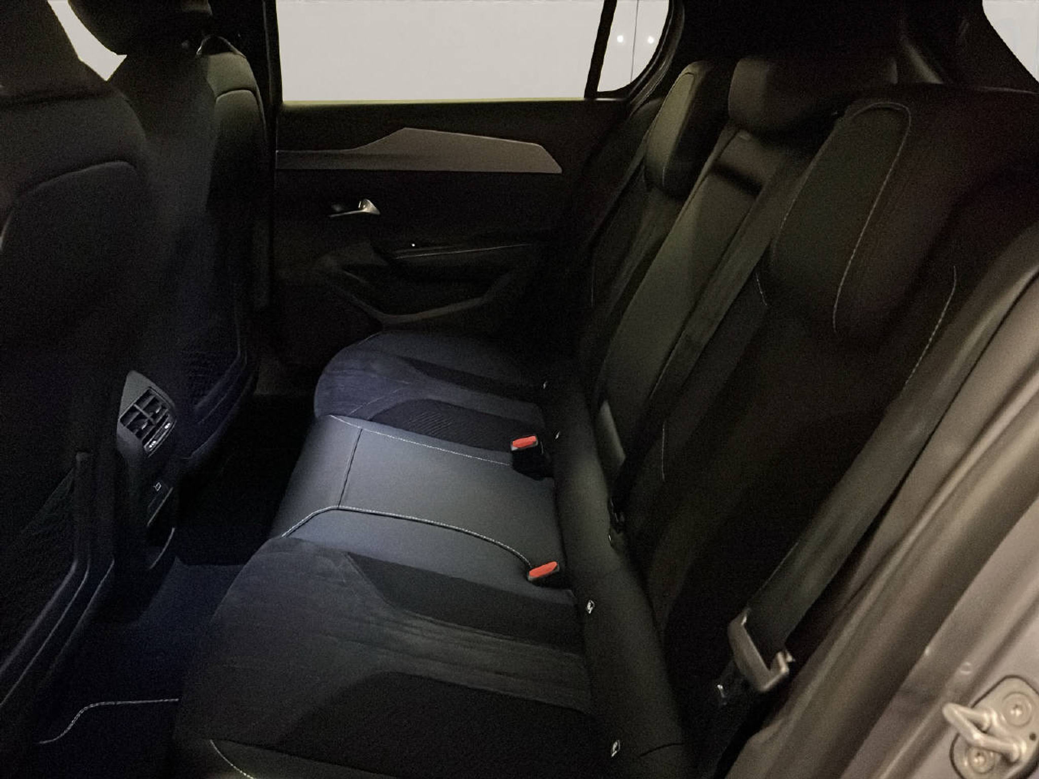 listing desktop thumbnail image 10