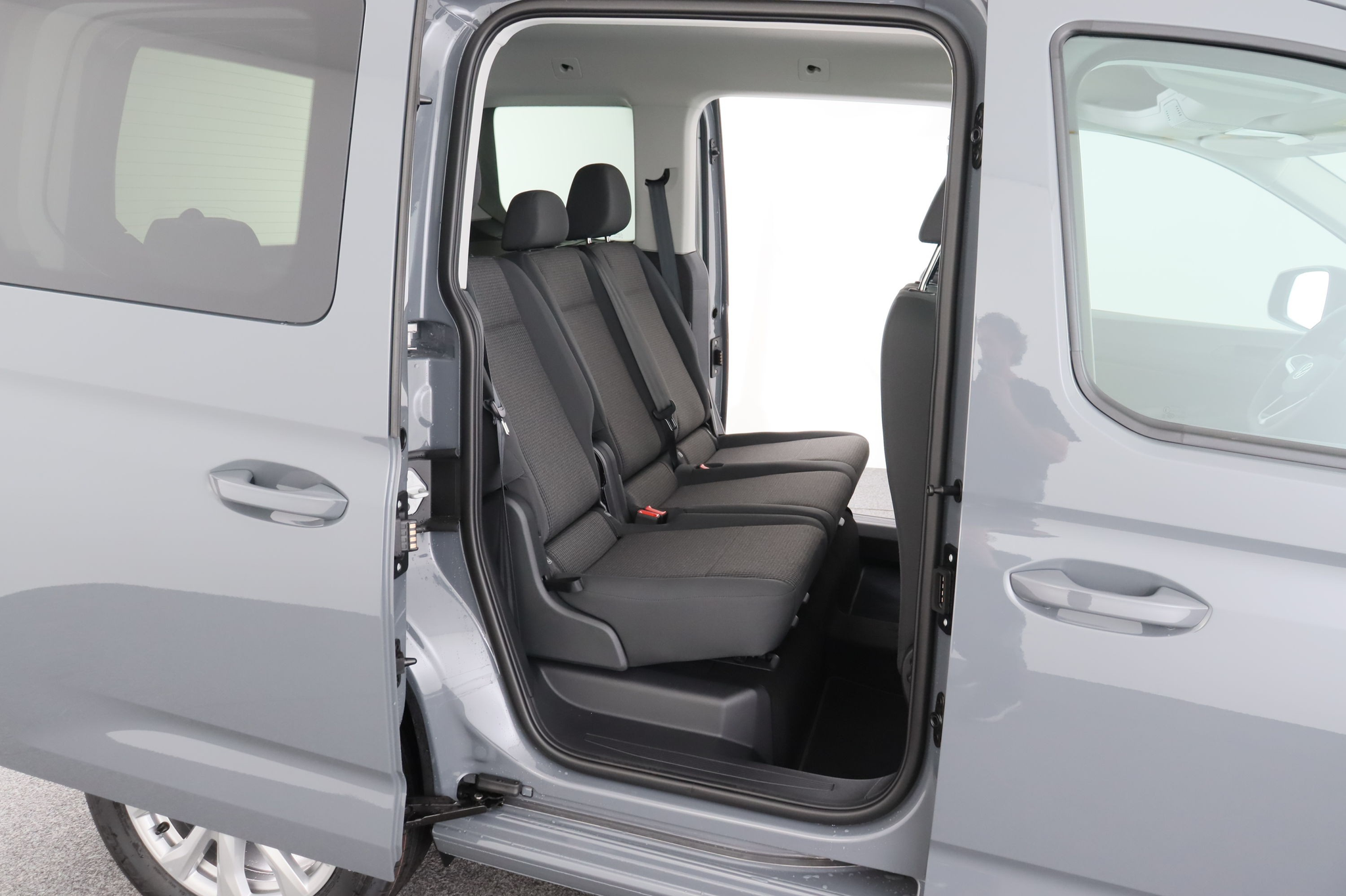 listing desktop thumbnail image 15