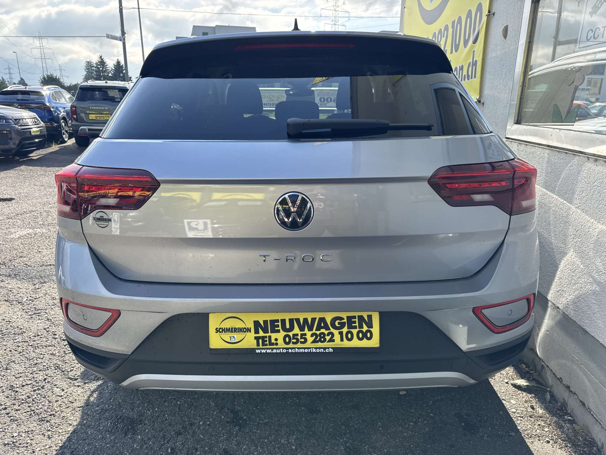 listing desktop thumbnail image 3