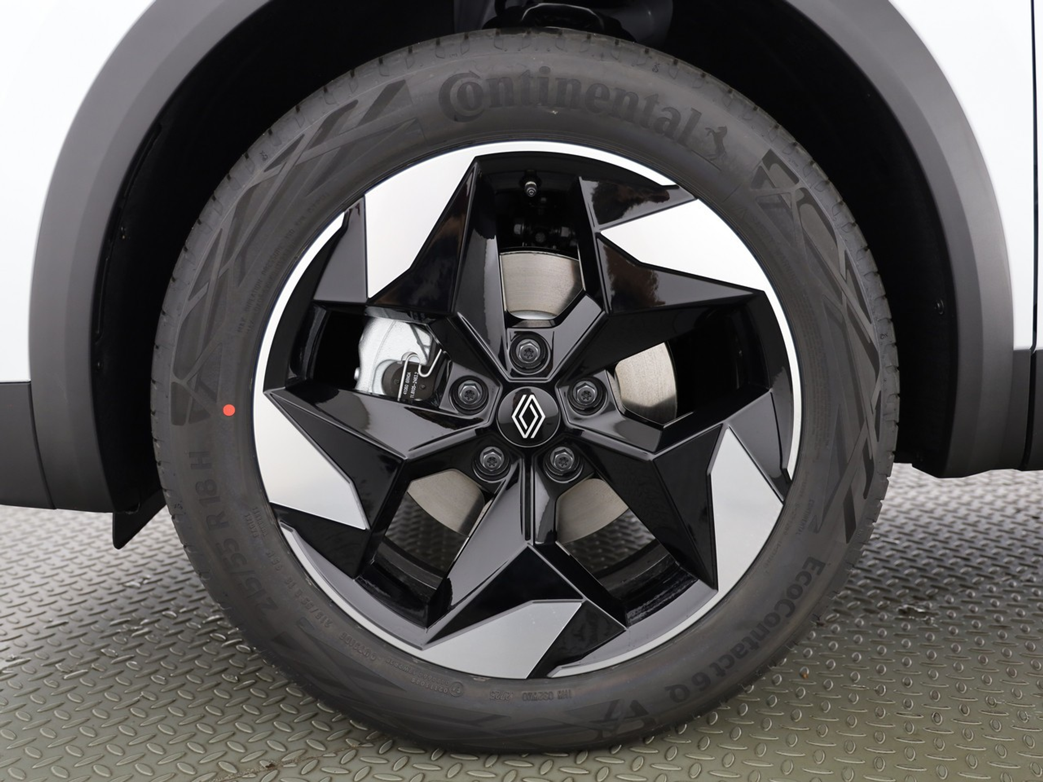 listing desktop thumbnail image 3