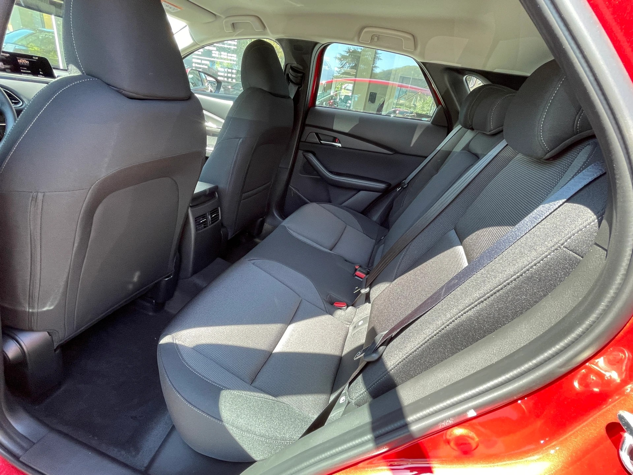 listing desktop thumbnail image 7