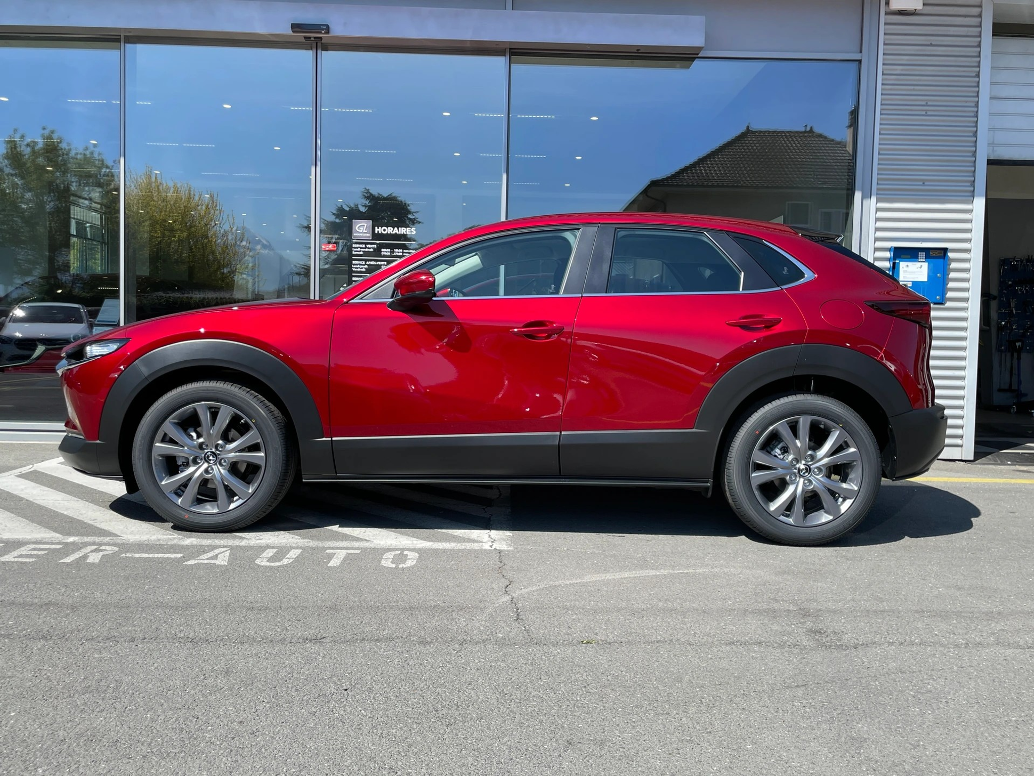 listing desktop thumbnail image 4