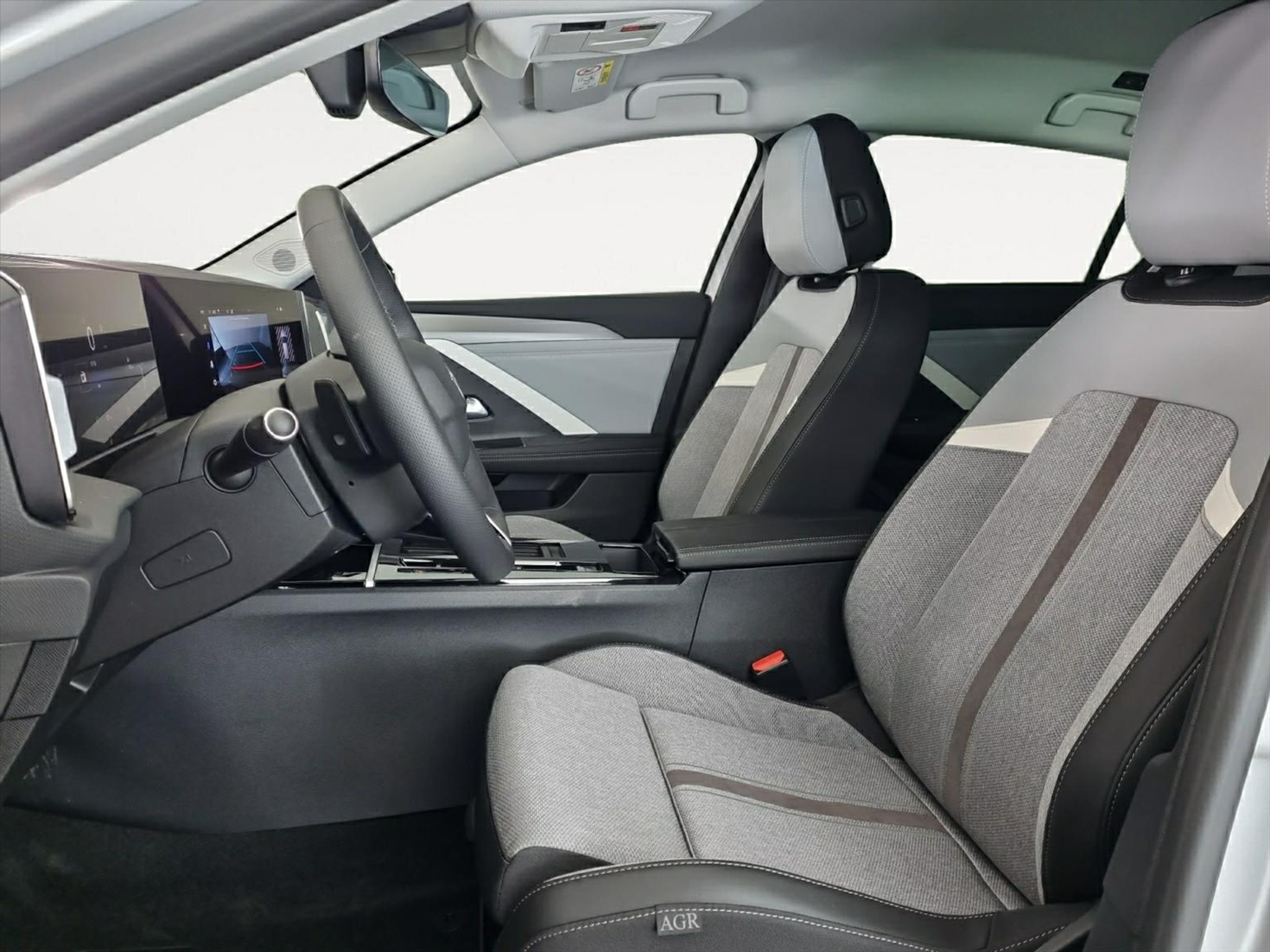 listing desktop thumbnail image 4