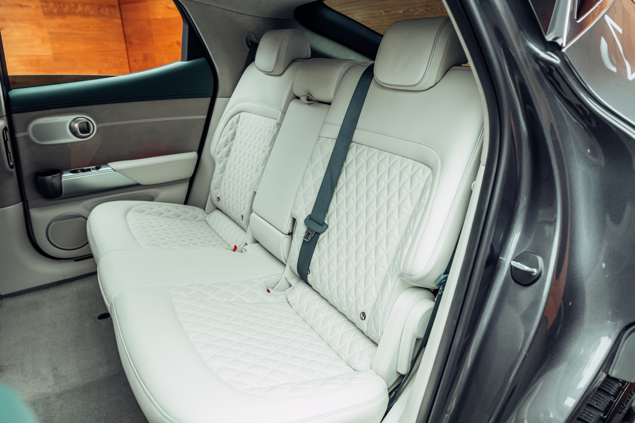 listing desktop thumbnail image 10