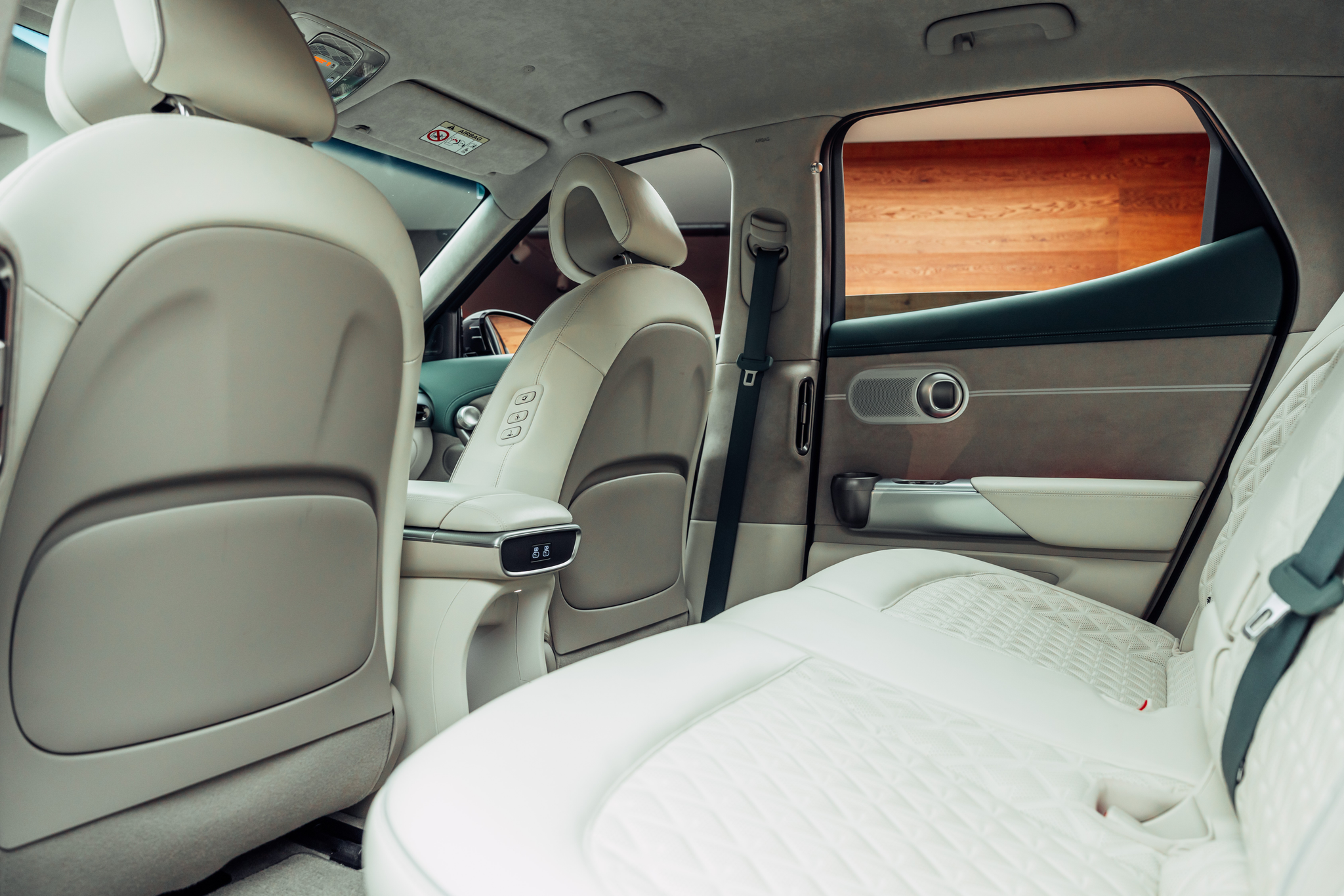 listing desktop thumbnail image 11