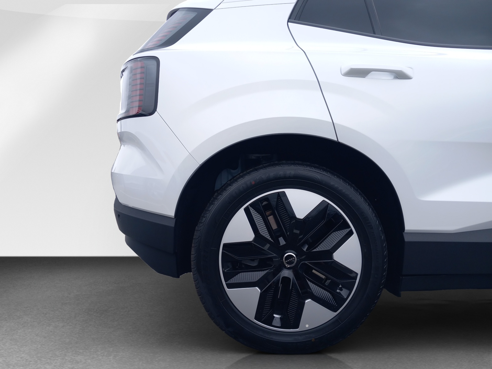 listing desktop thumbnail image 10