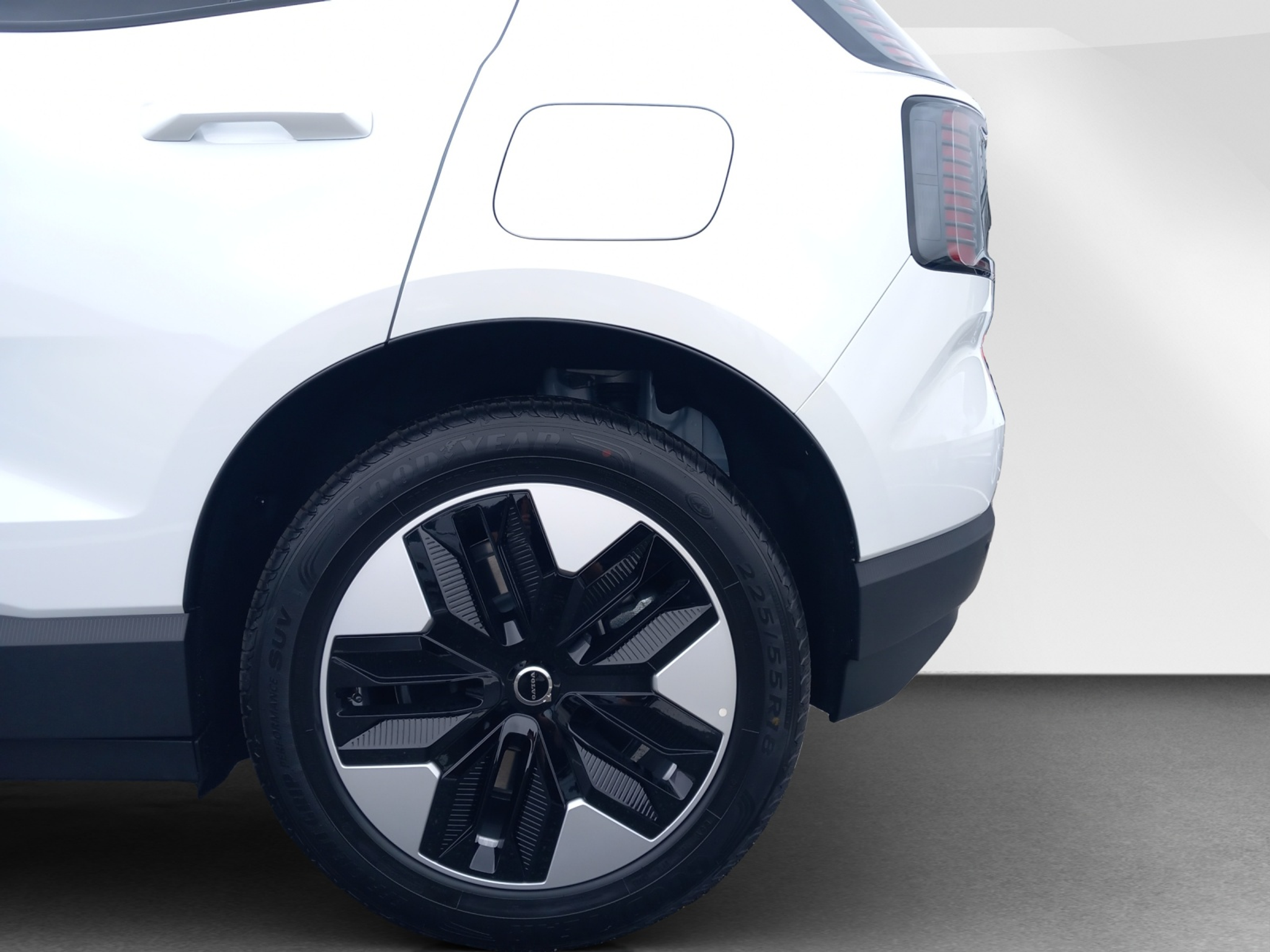 listing desktop thumbnail image 9