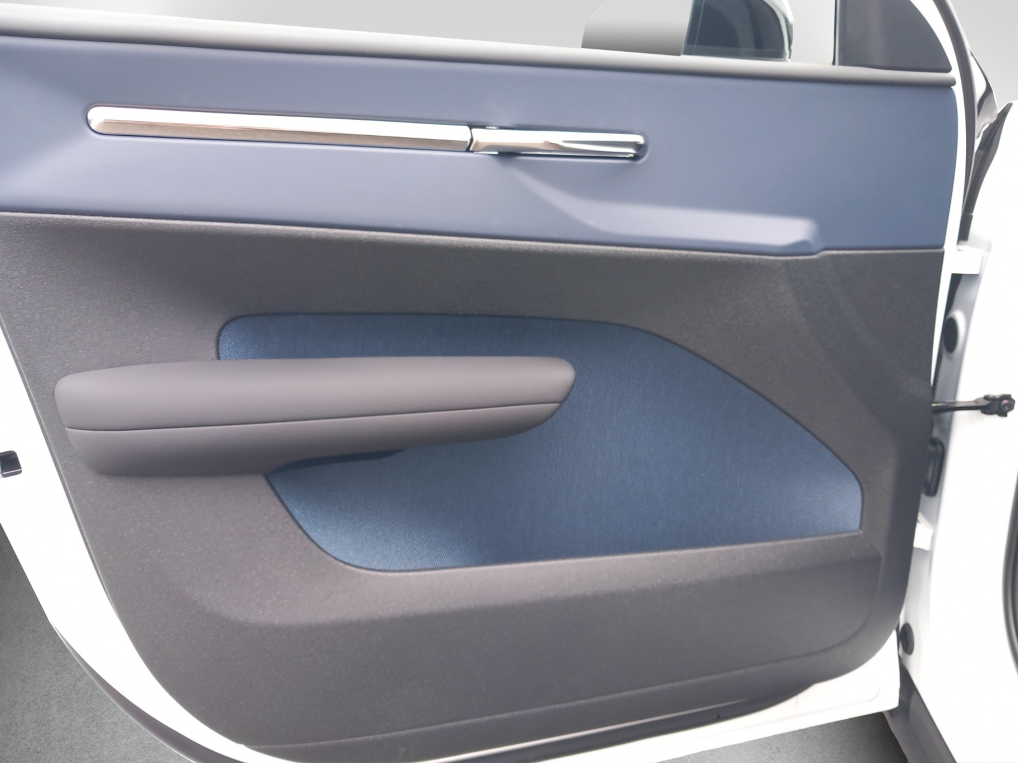 listing desktop thumbnail image 16