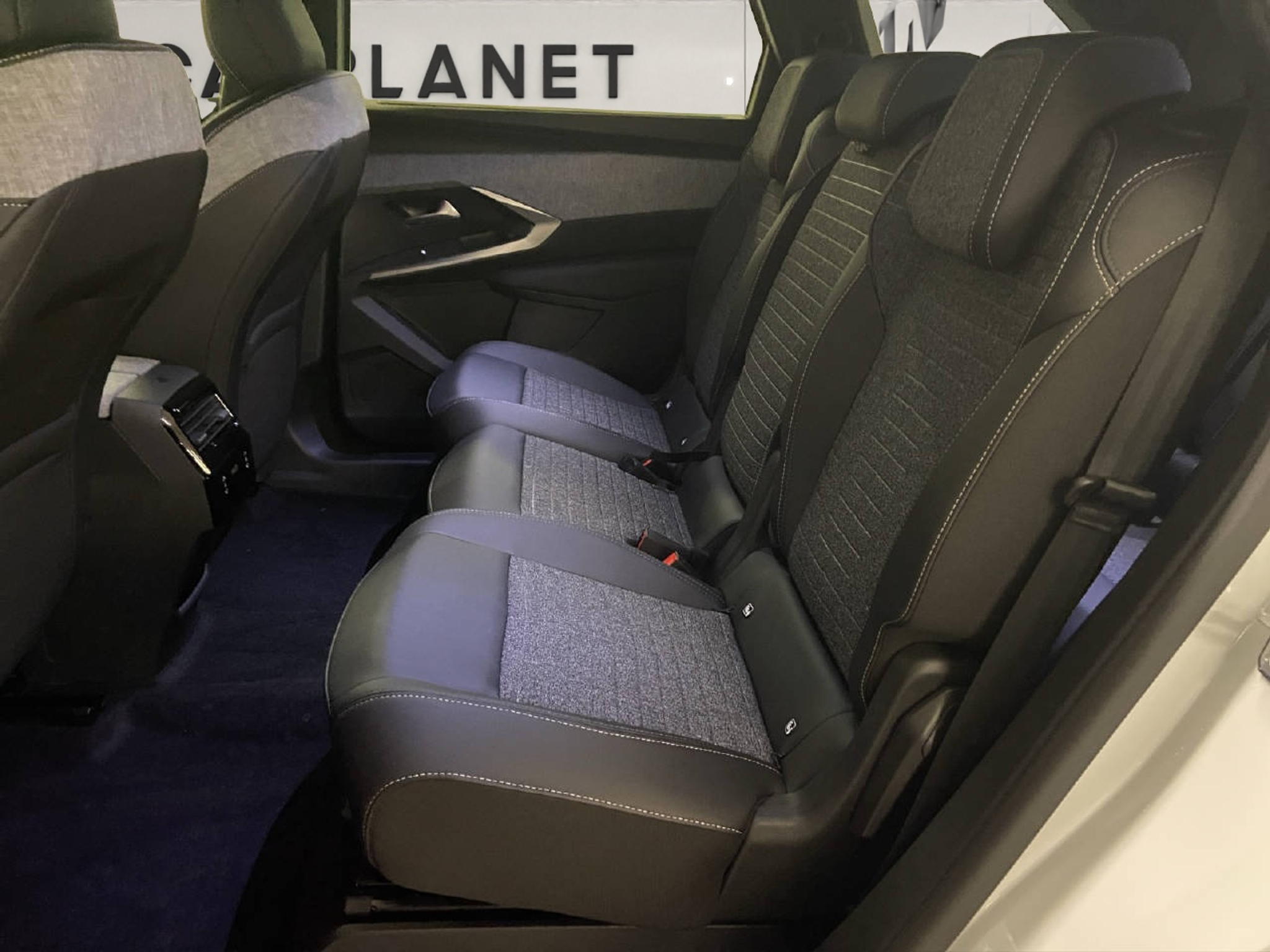 listing desktop thumbnail image 9