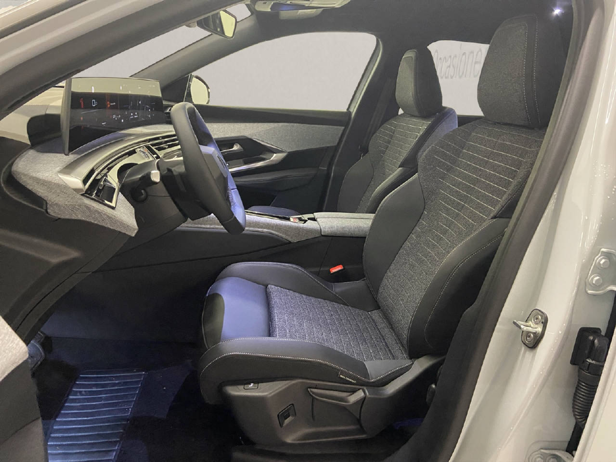 listing desktop thumbnail image 4