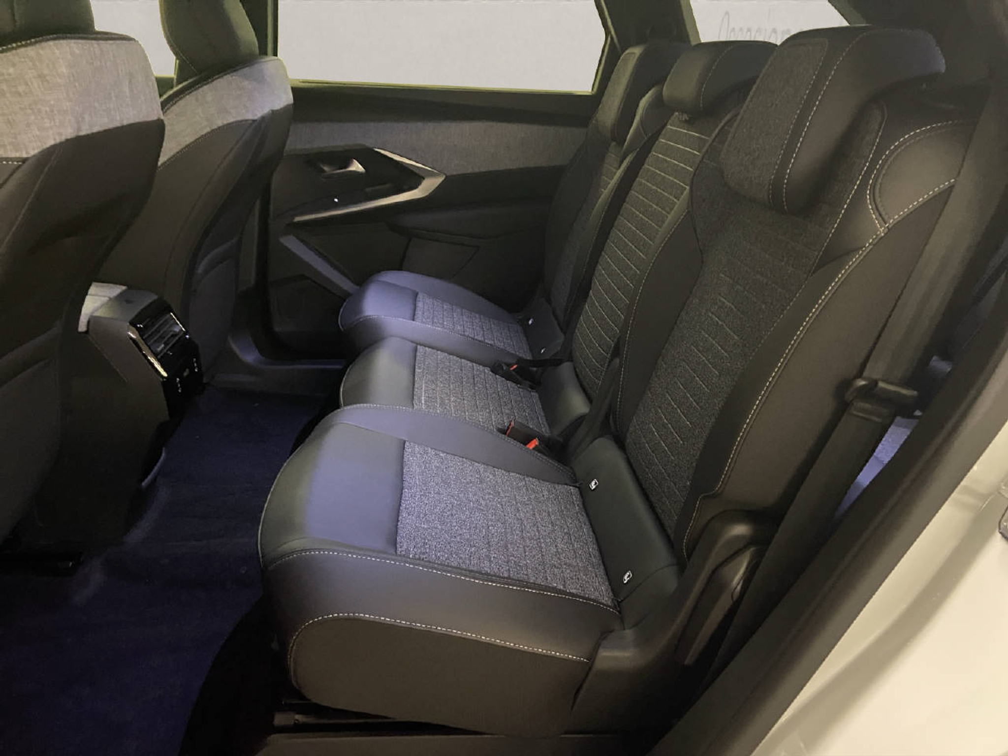 listing desktop thumbnail image 10