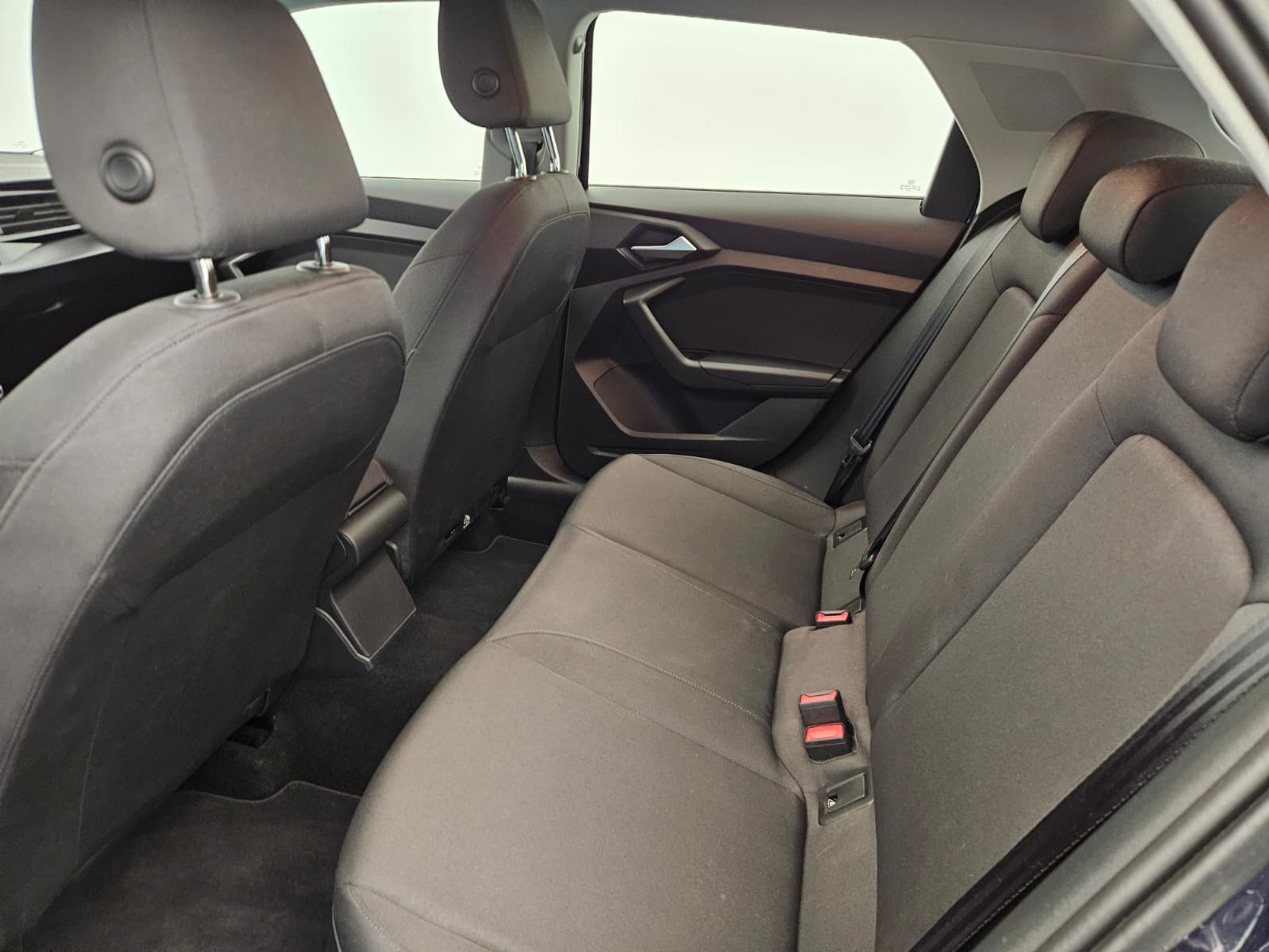 listing desktop thumbnail image 13