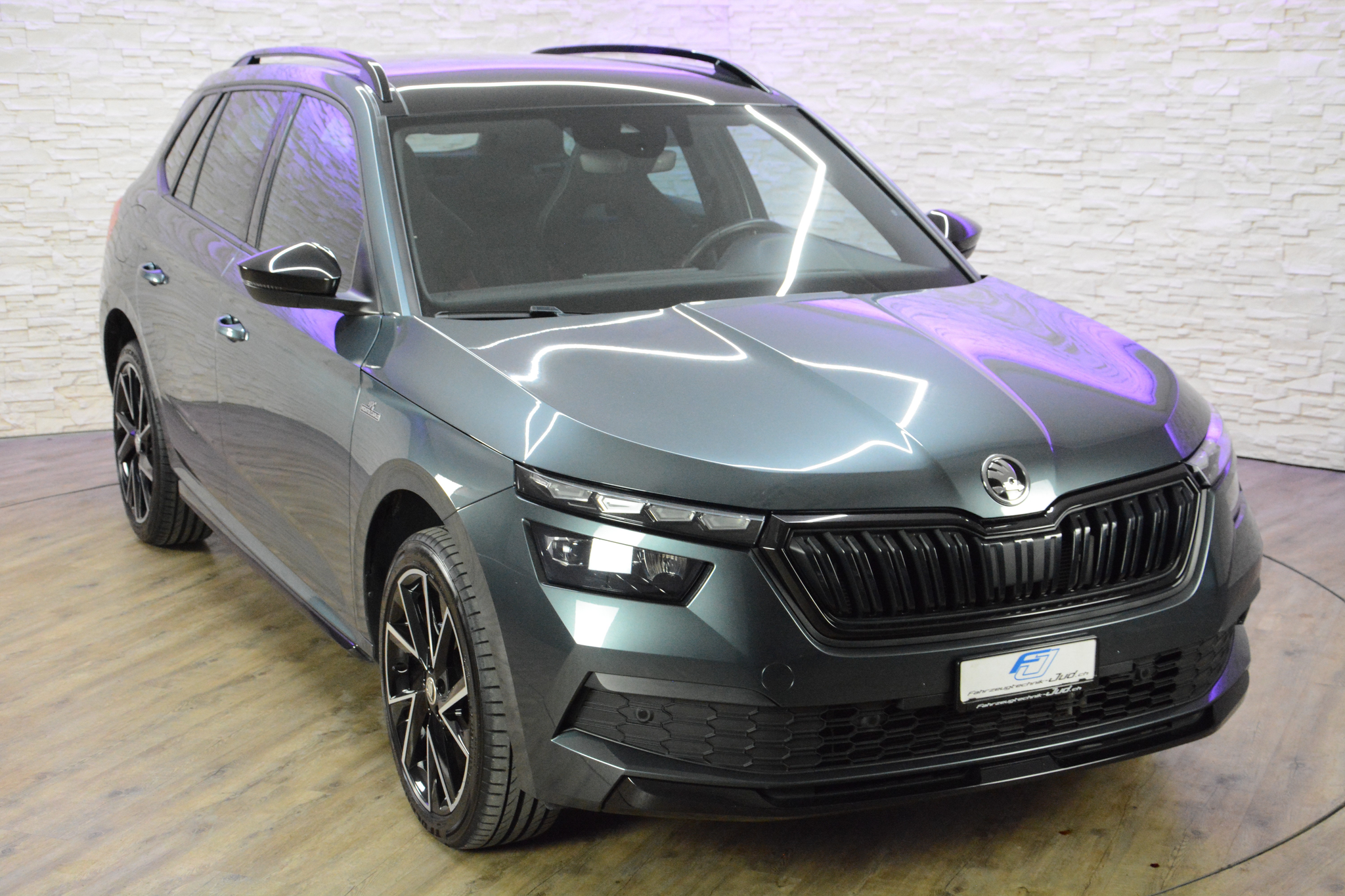 listing desktop thumbnail image 7