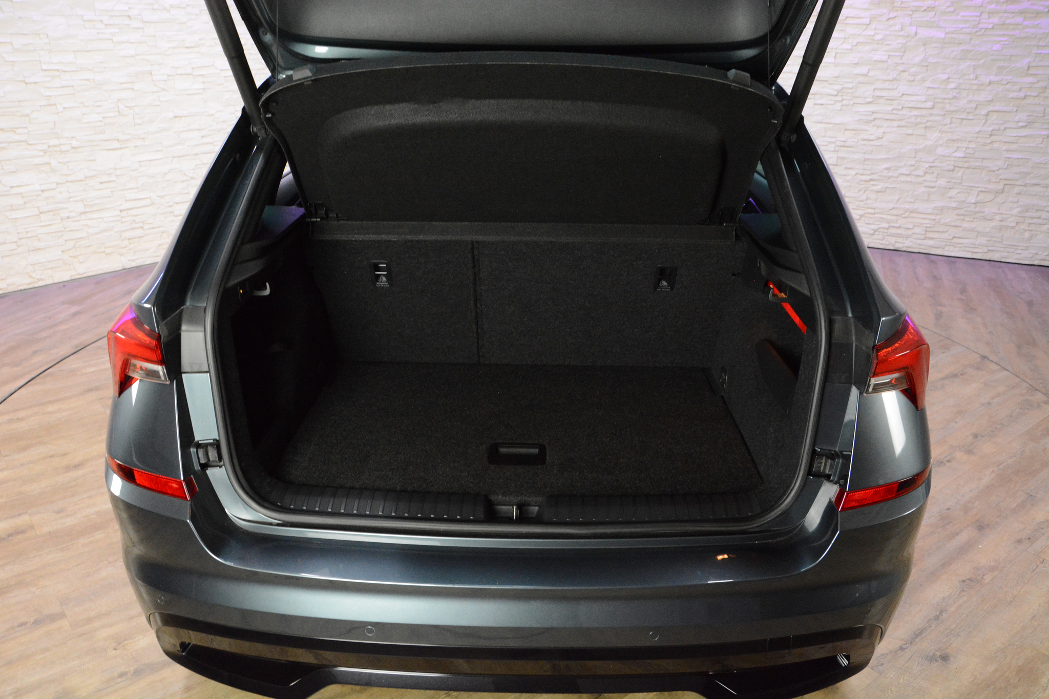 listing desktop thumbnail image 17