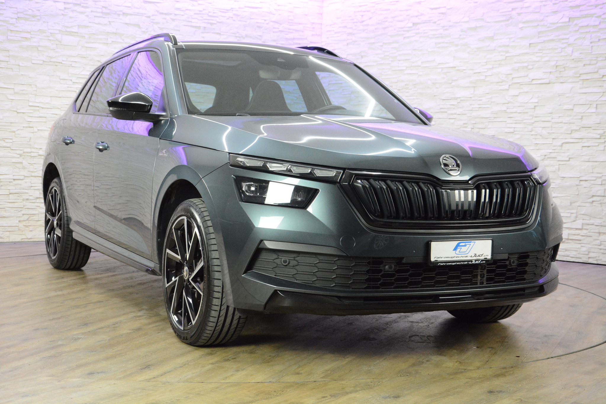 listing desktop thumbnail image 1