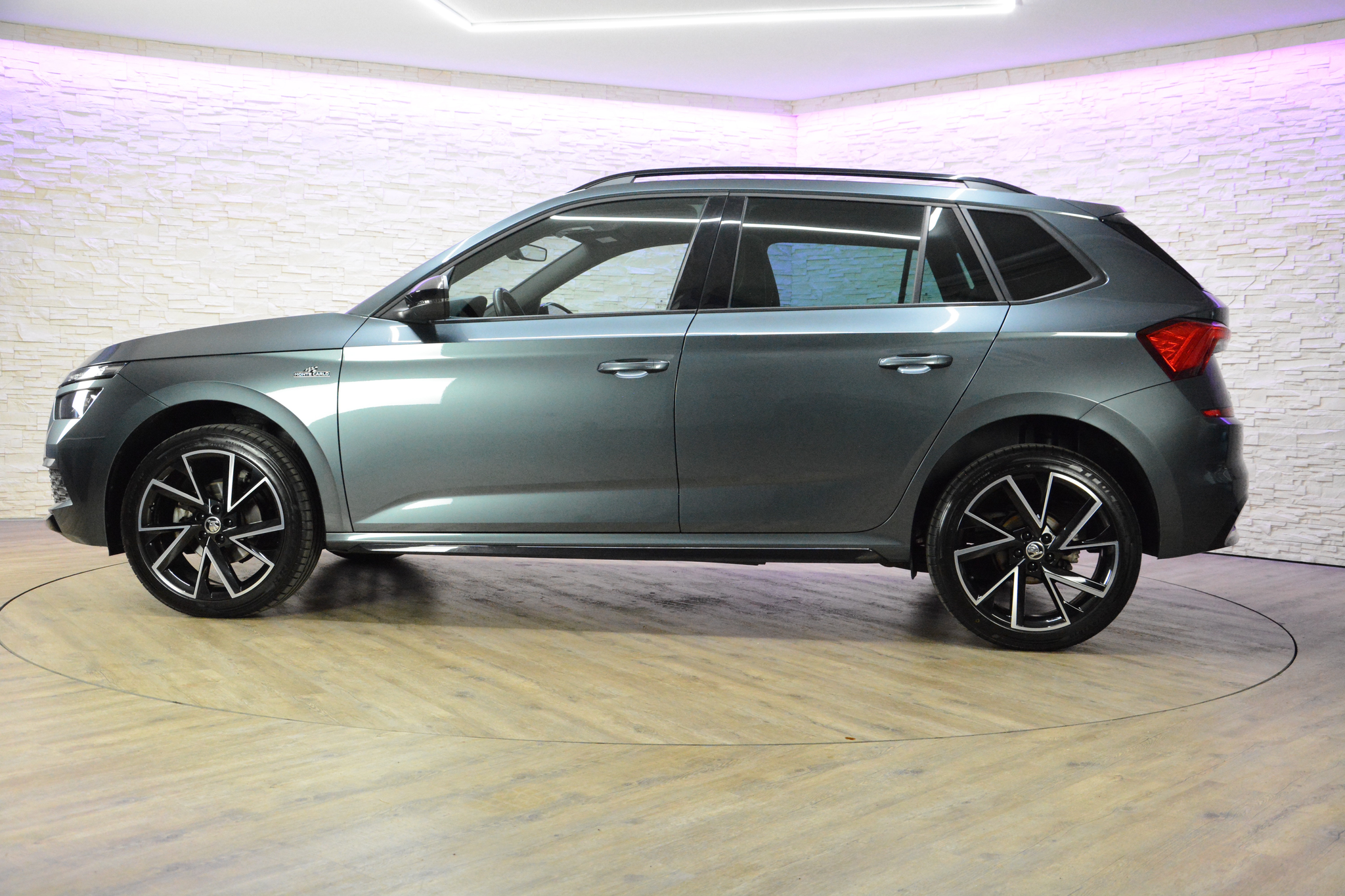 listing desktop thumbnail image 2