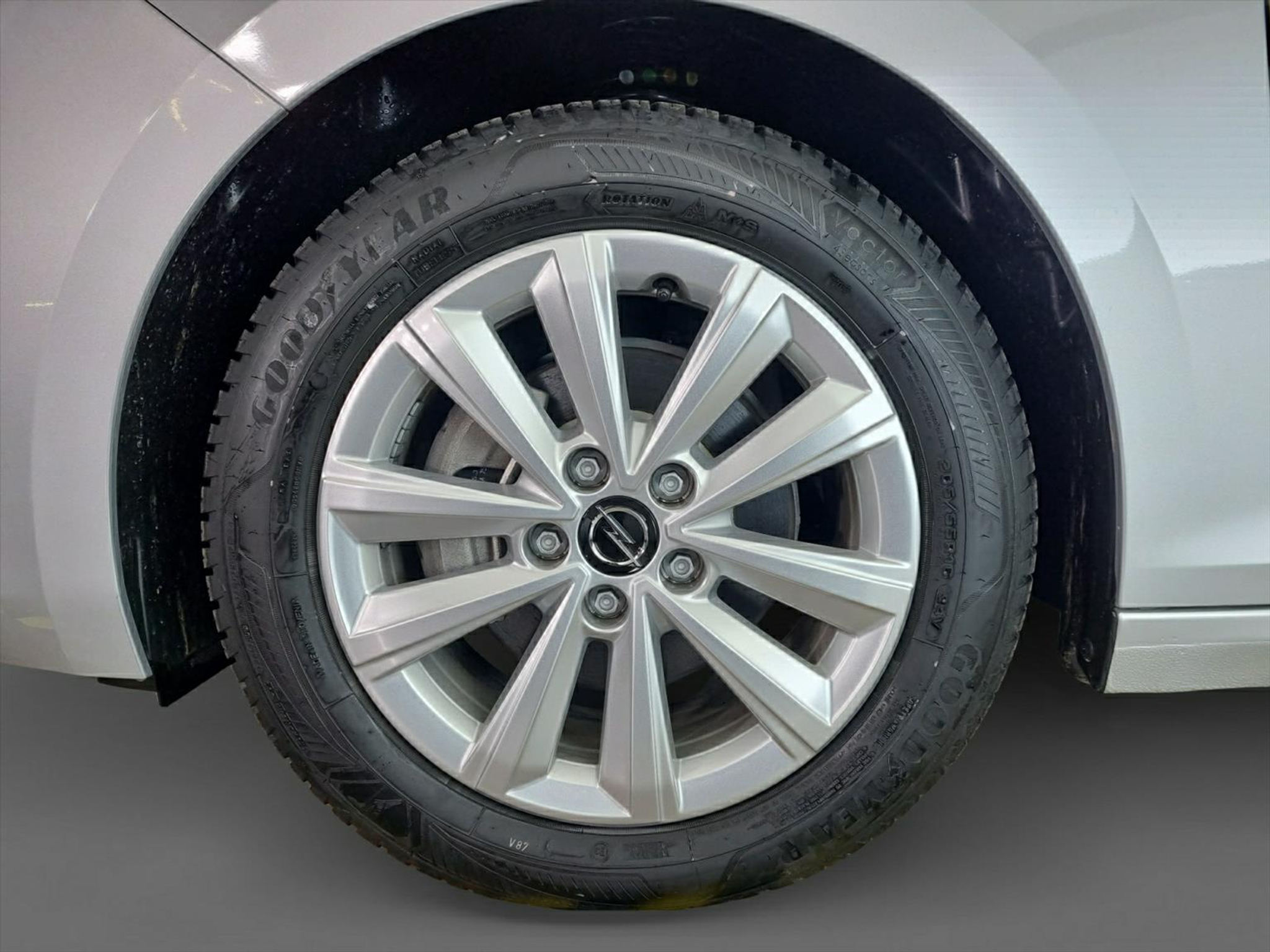 listing desktop thumbnail image 15