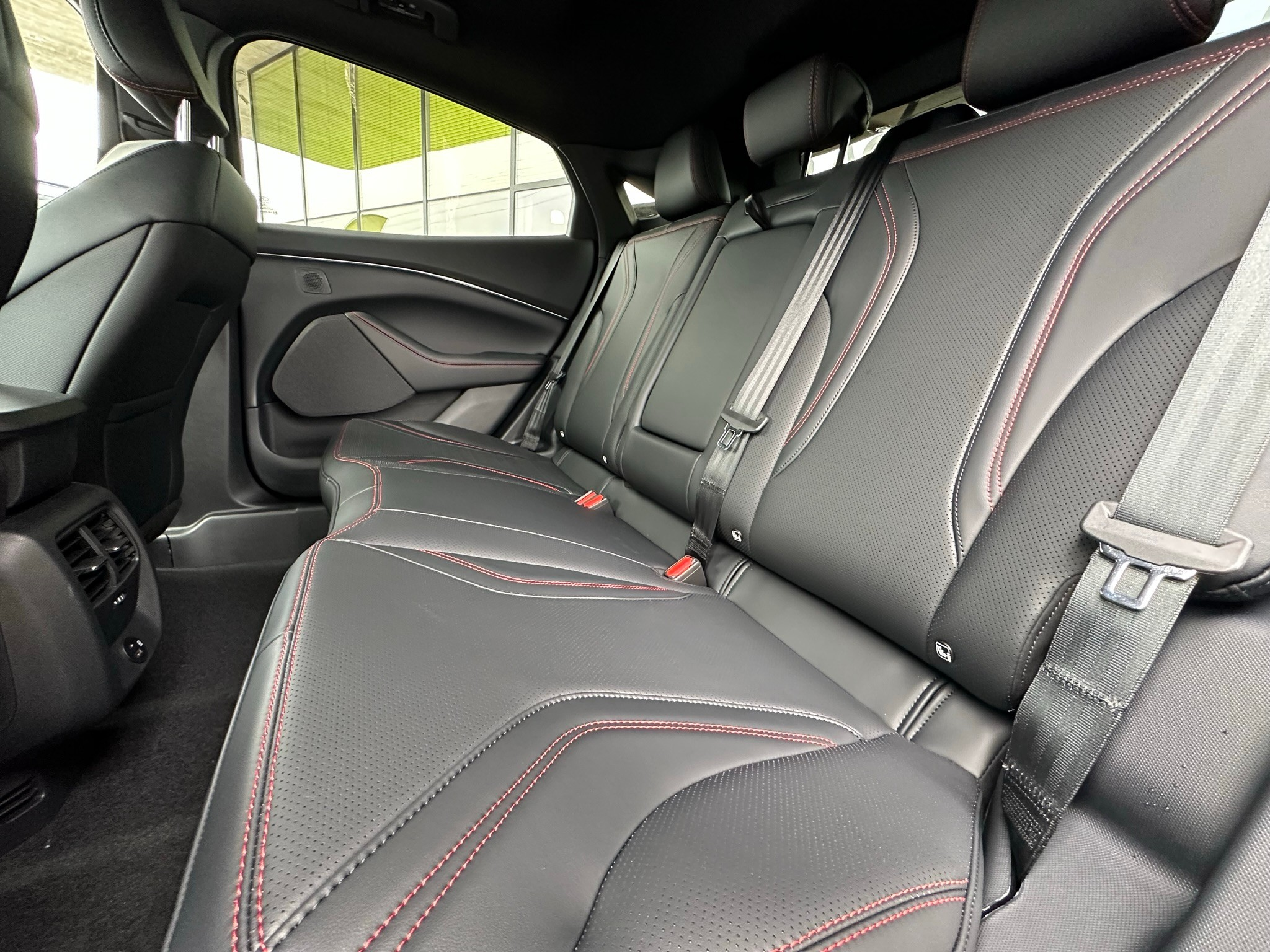 listing desktop thumbnail image 7