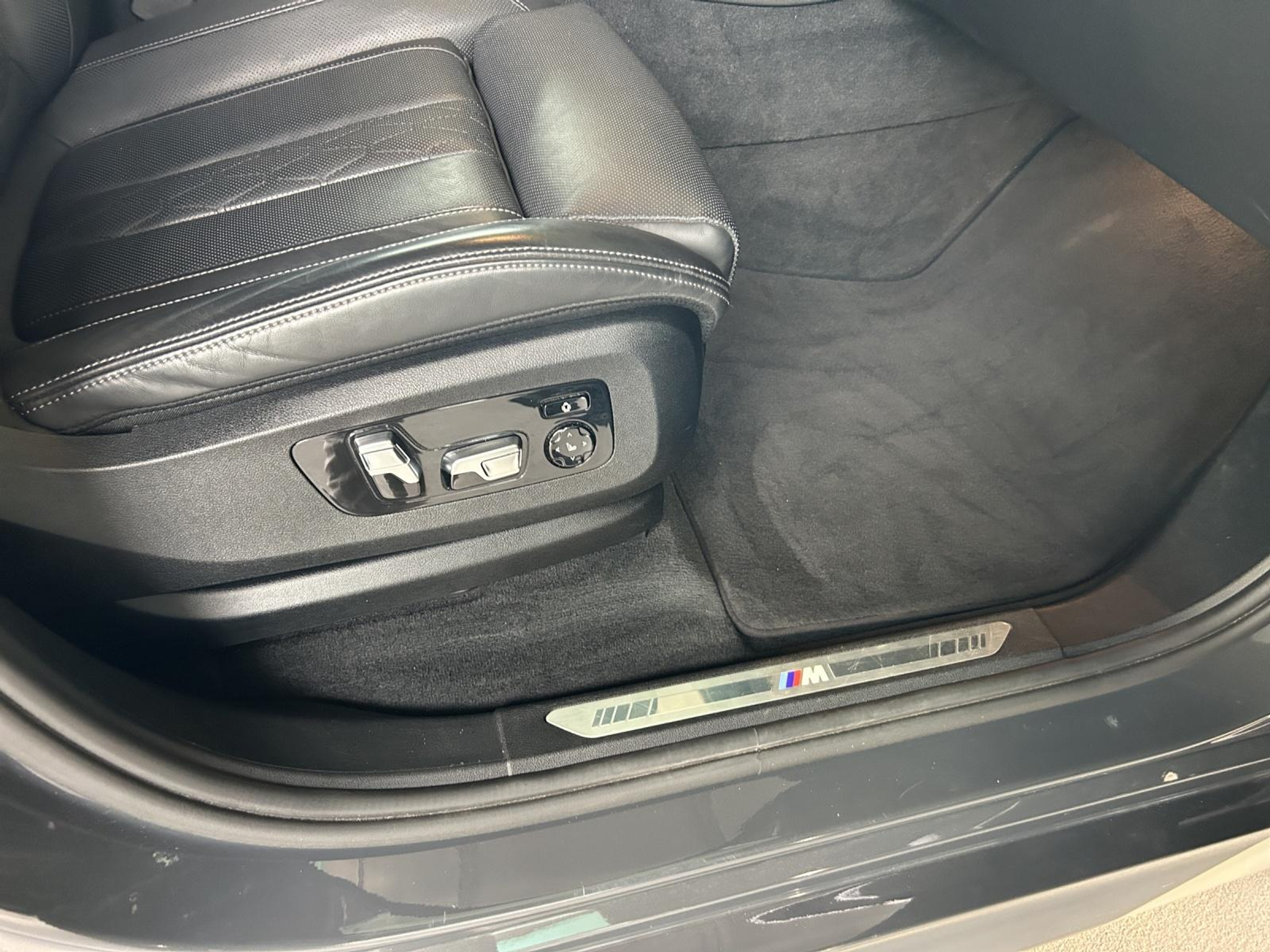 listing desktop thumbnail image 29