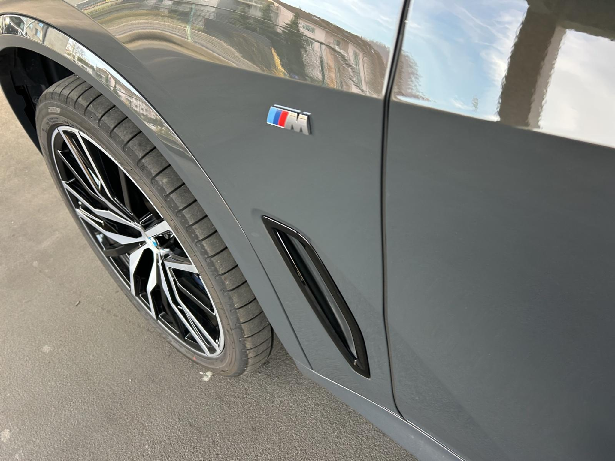 listing desktop thumbnail image 24