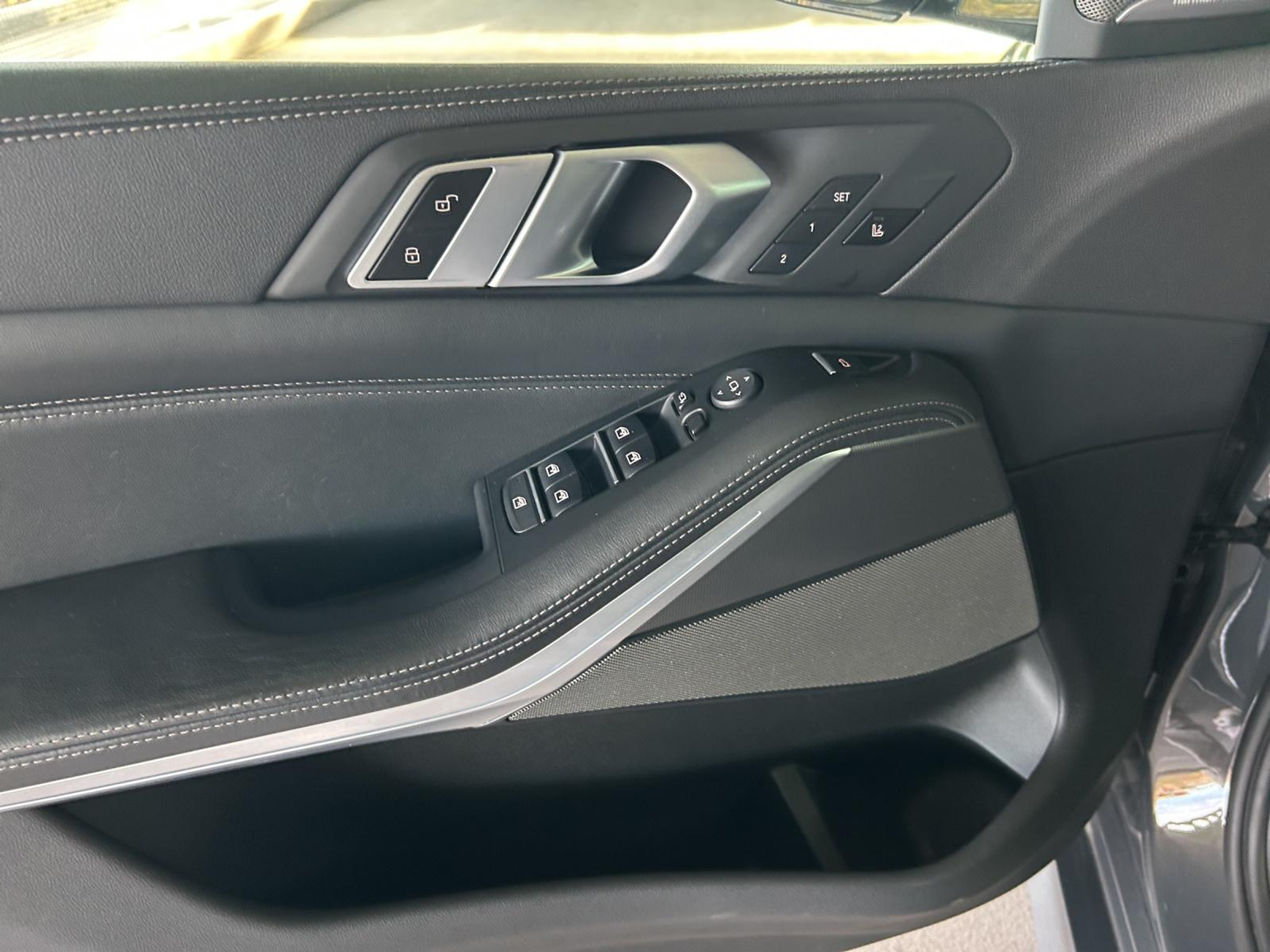 listing desktop thumbnail image 15