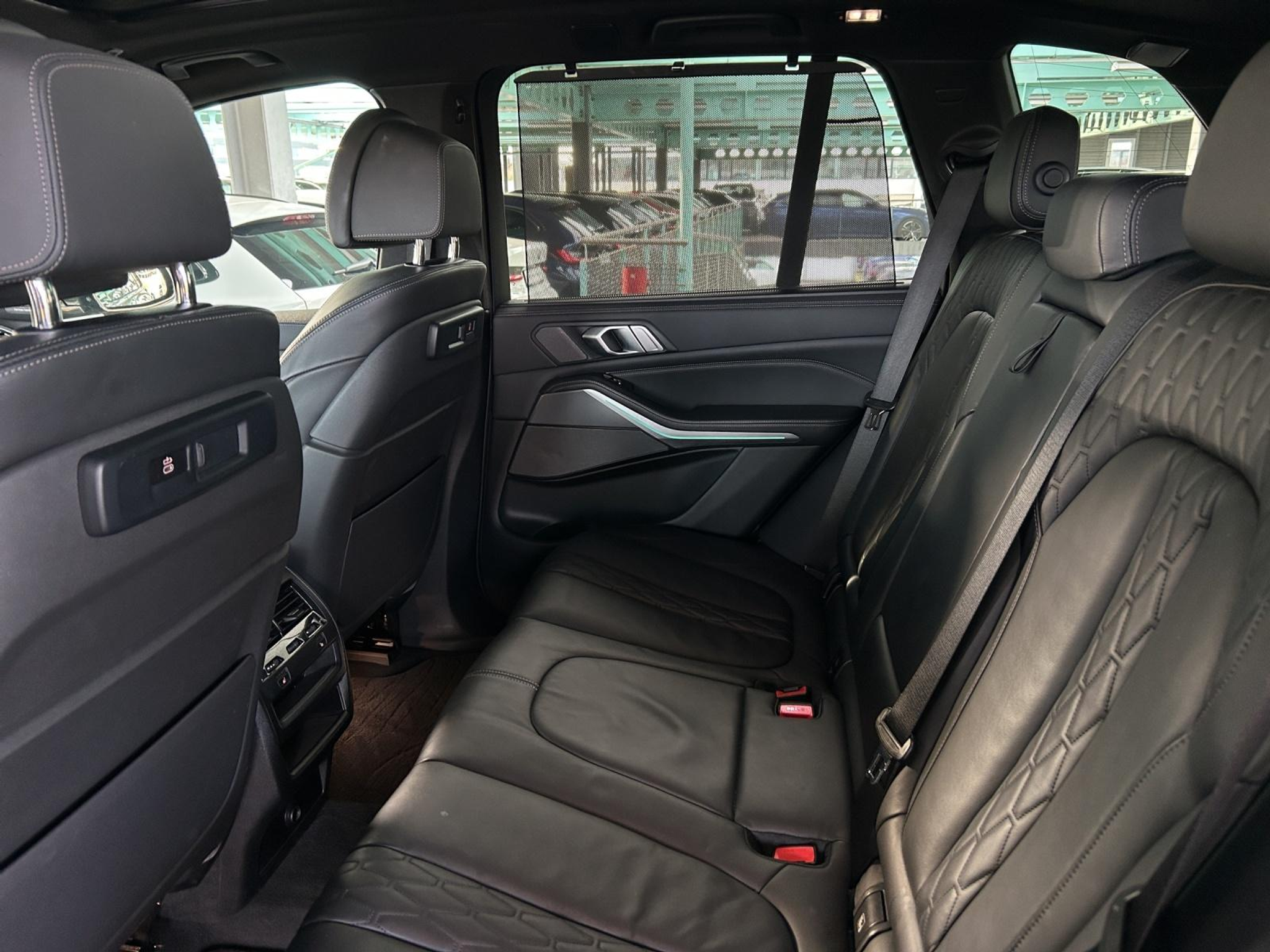 listing desktop thumbnail image 23