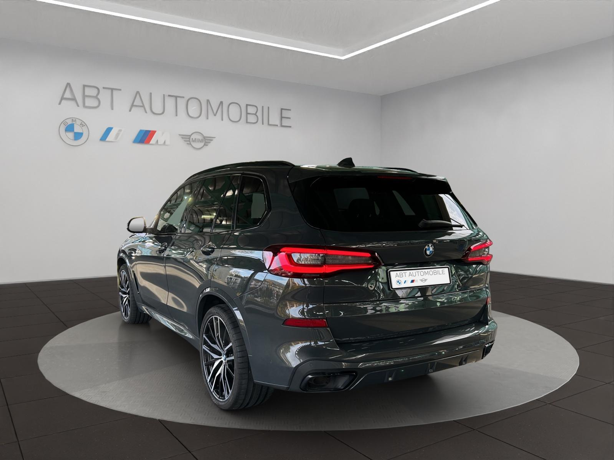 listing desktop thumbnail image 3