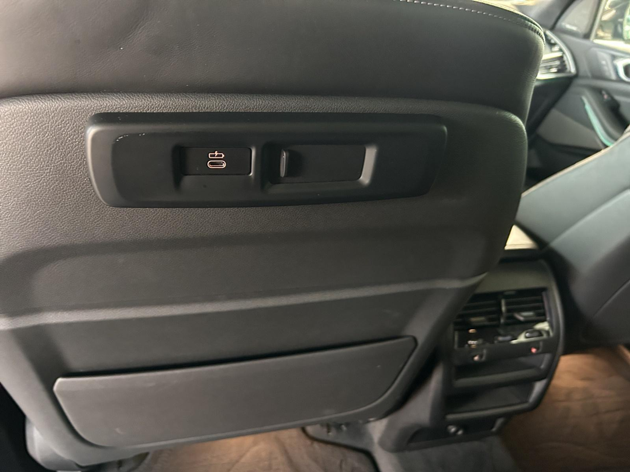 listing desktop thumbnail image 20