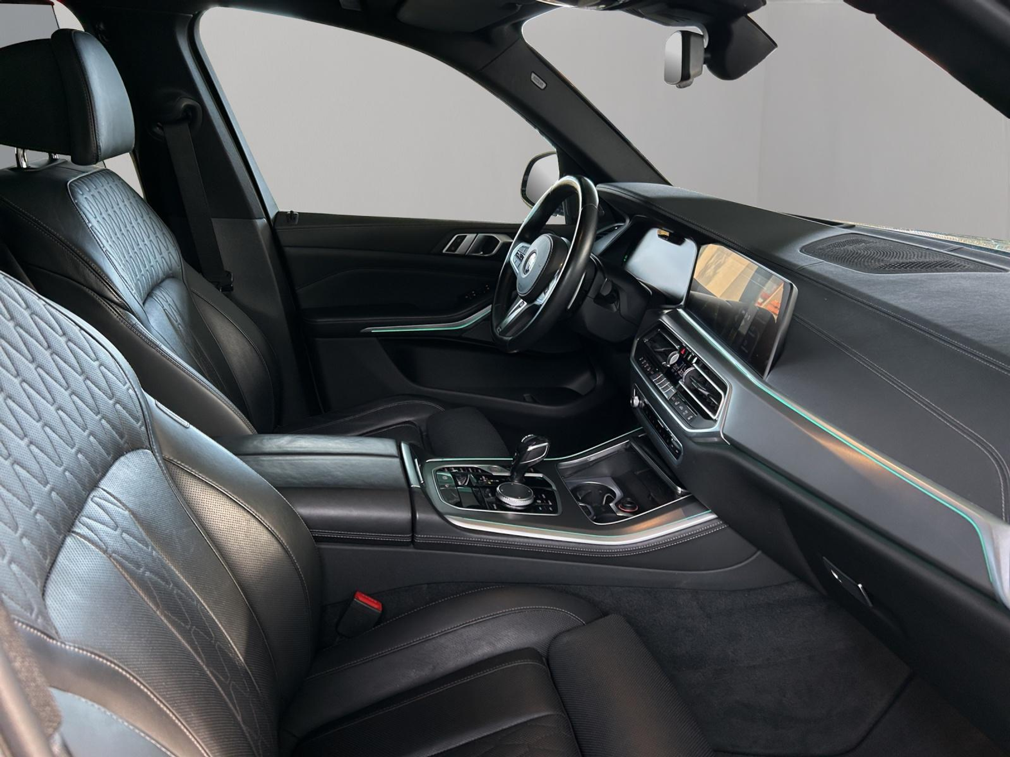 listing desktop thumbnail image 10