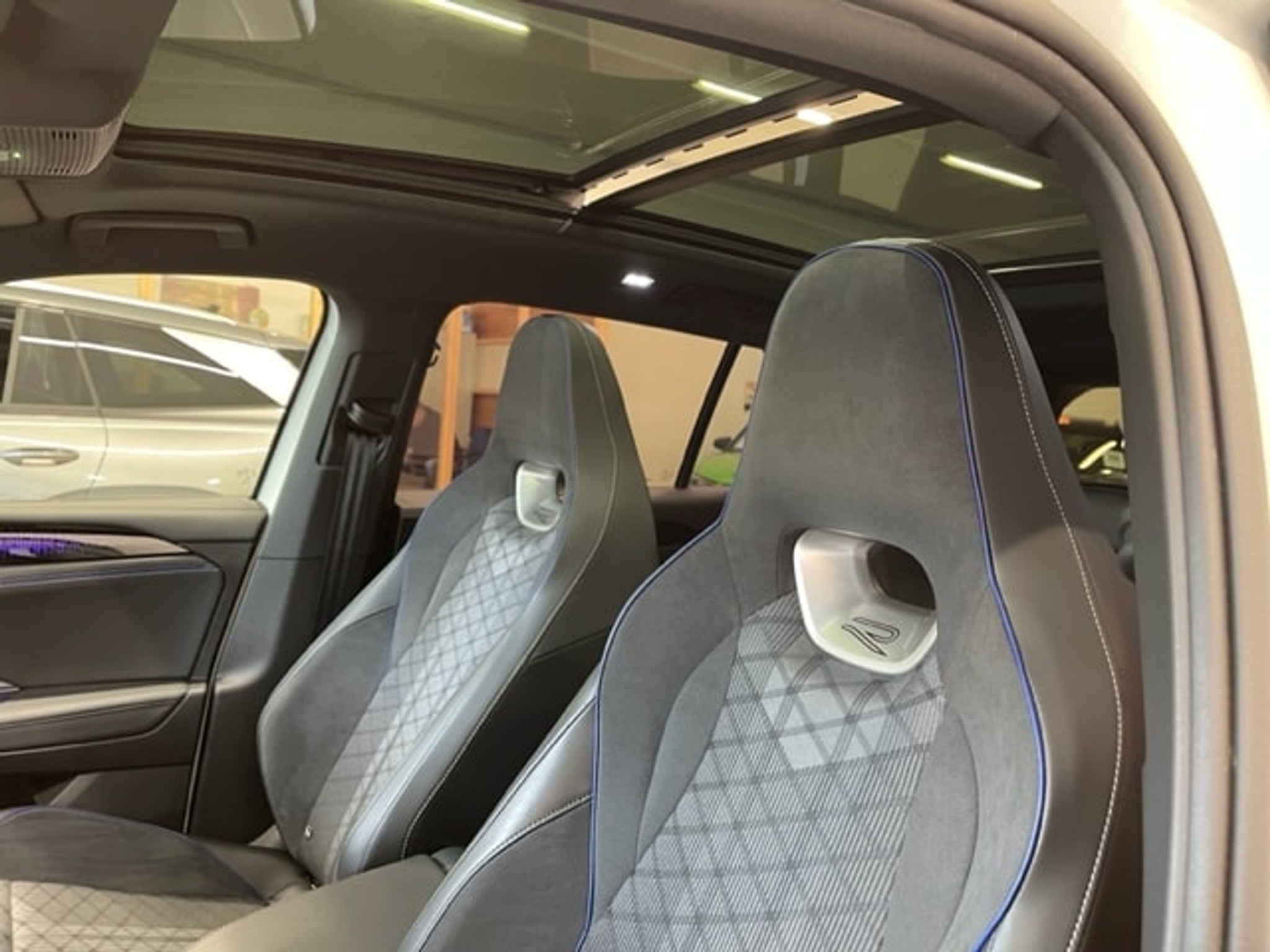 listing desktop thumbnail image 10