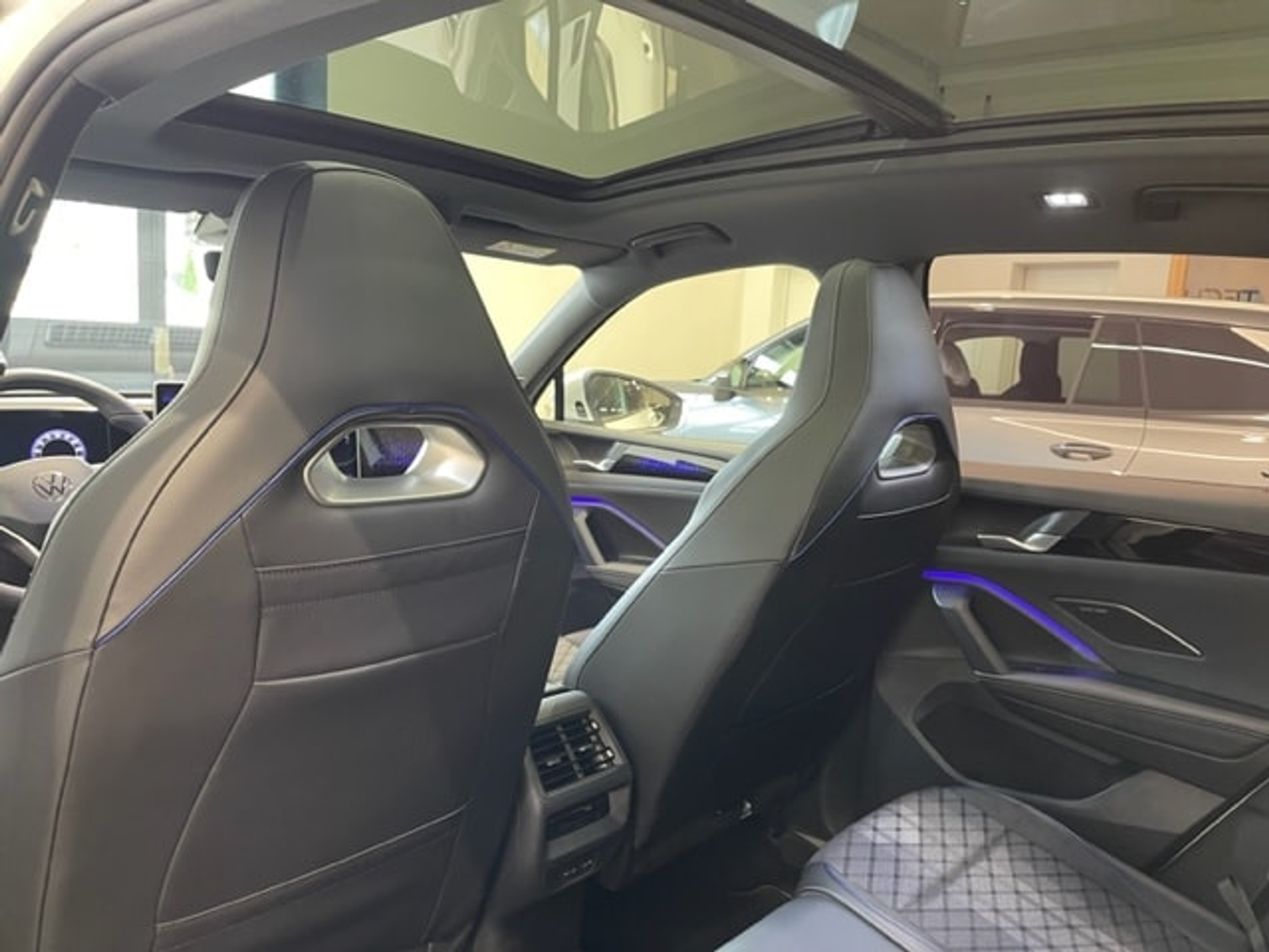 listing desktop thumbnail image 11