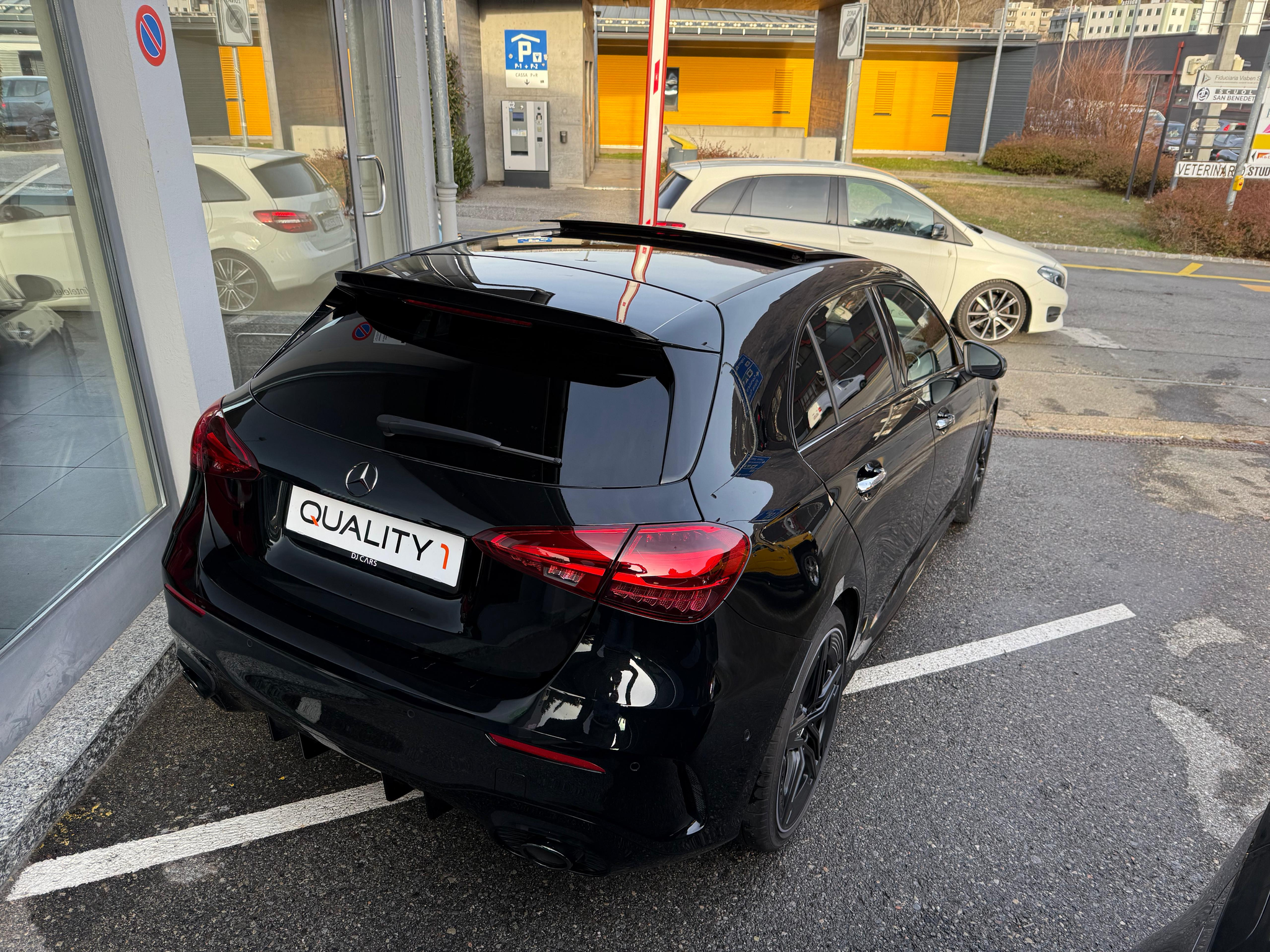 listing desktop thumbnail image 6