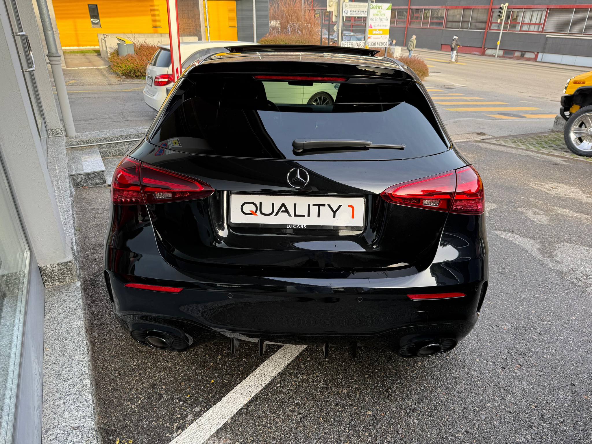 listing desktop thumbnail image 7