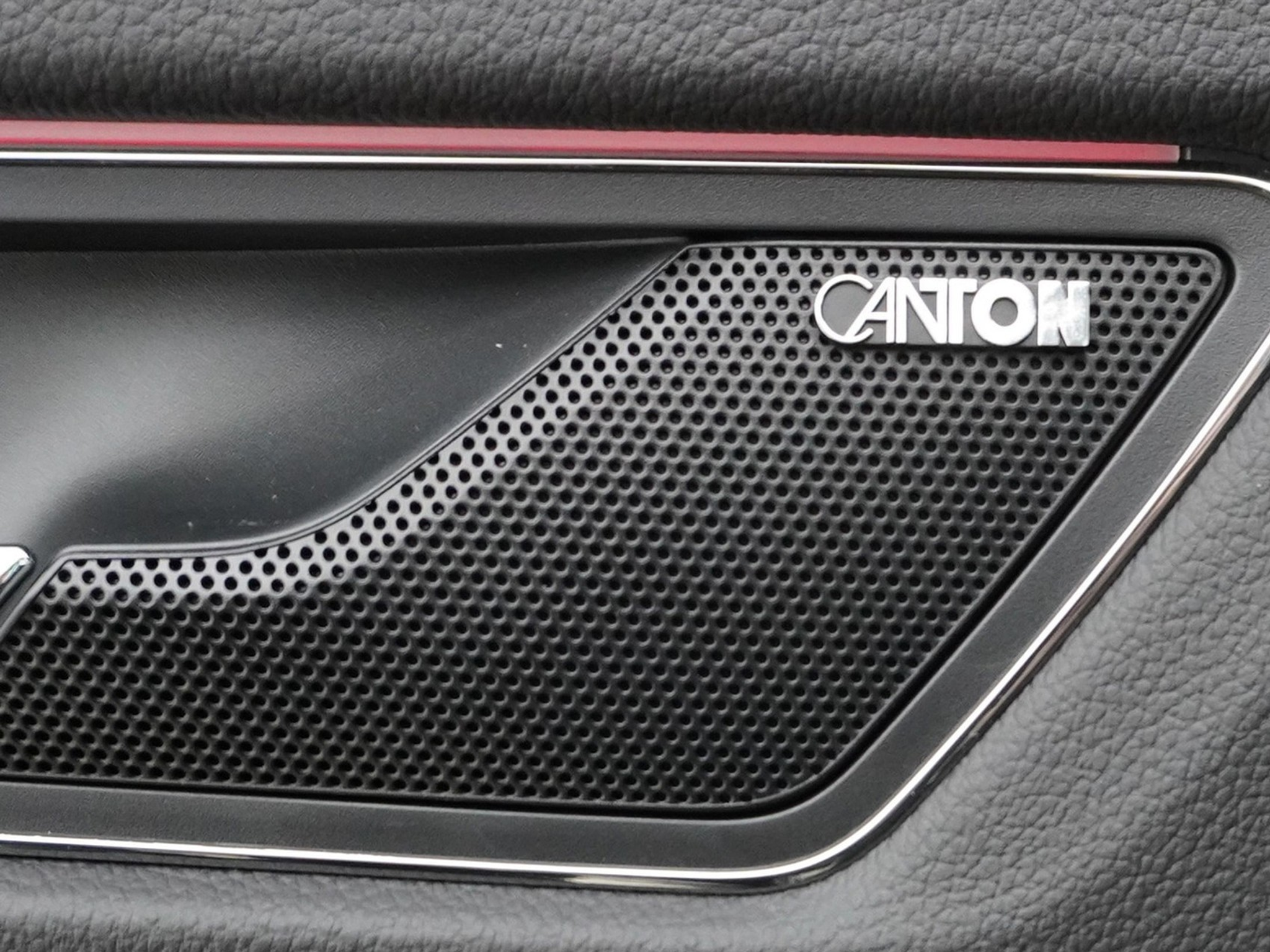 listing desktop thumbnail image 17