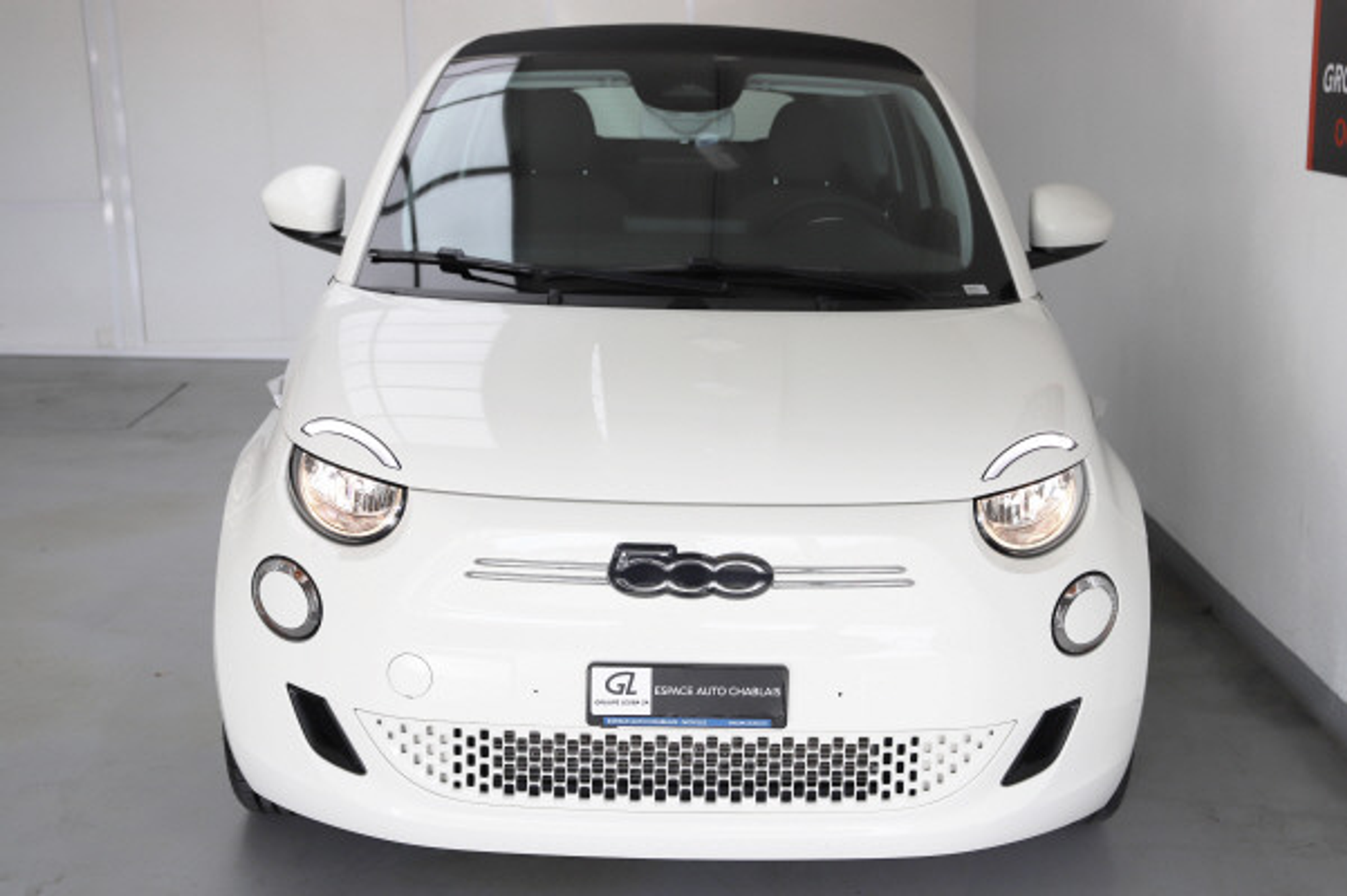 listing desktop thumbnail image 4