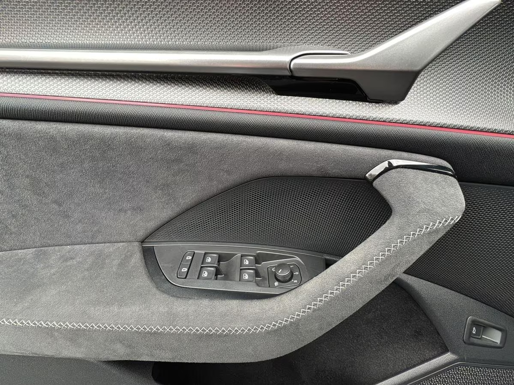 listing desktop thumbnail image 20