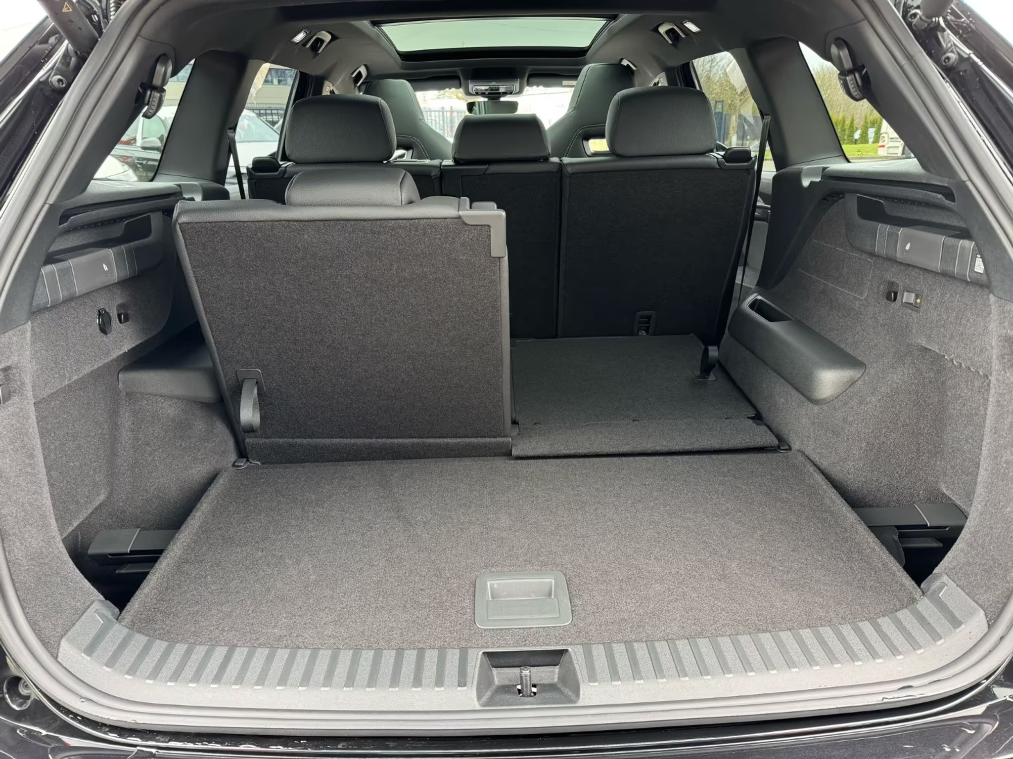 listing desktop thumbnail image 12