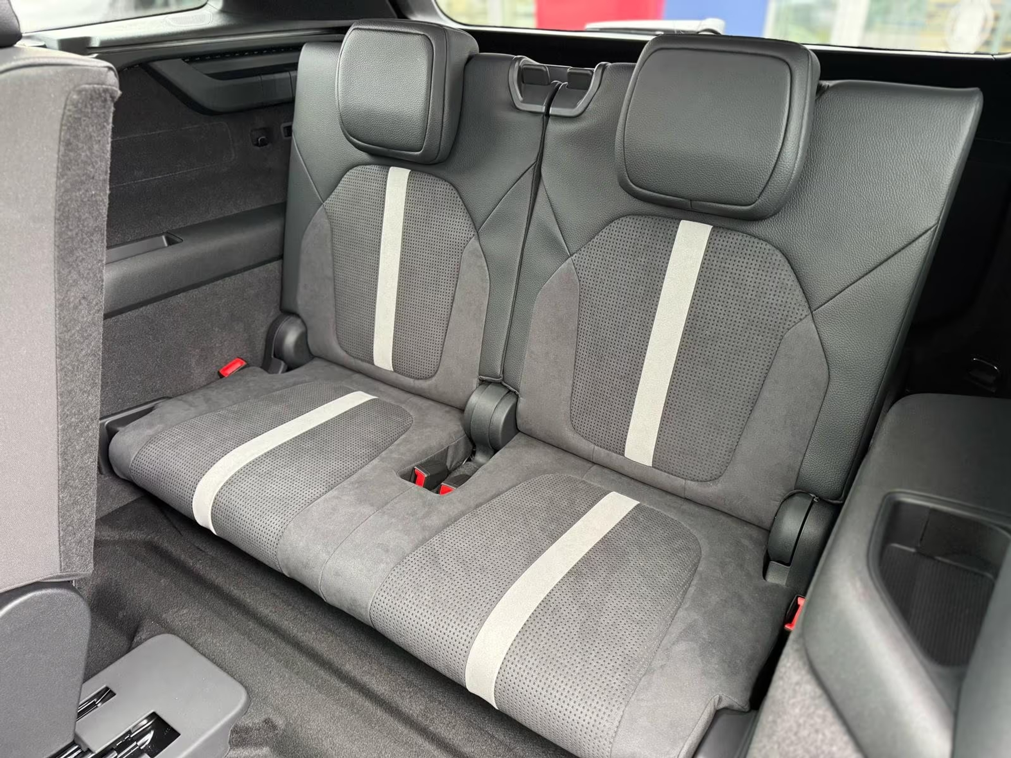 listing desktop thumbnail image 13