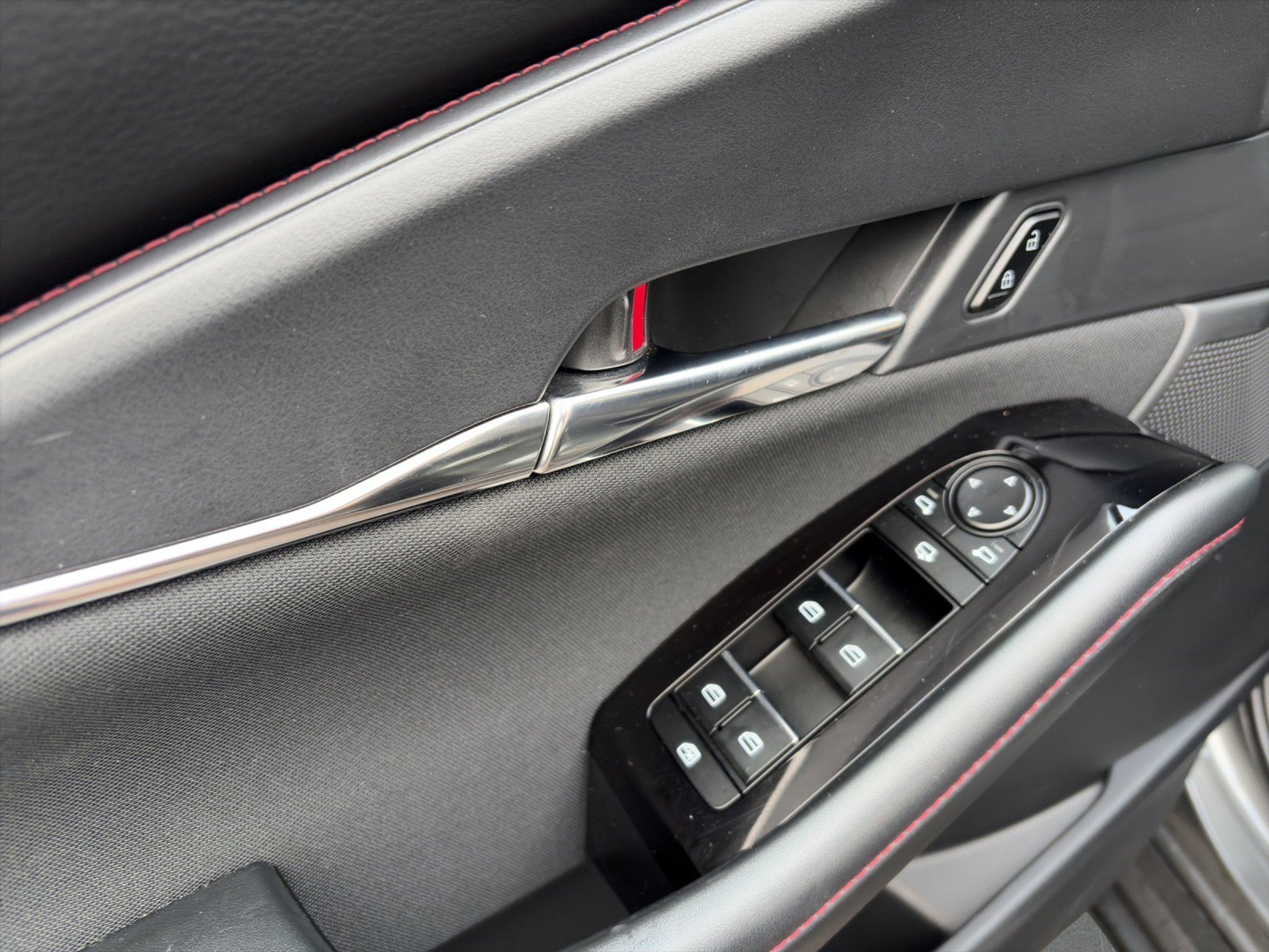 listing desktop thumbnail image 9