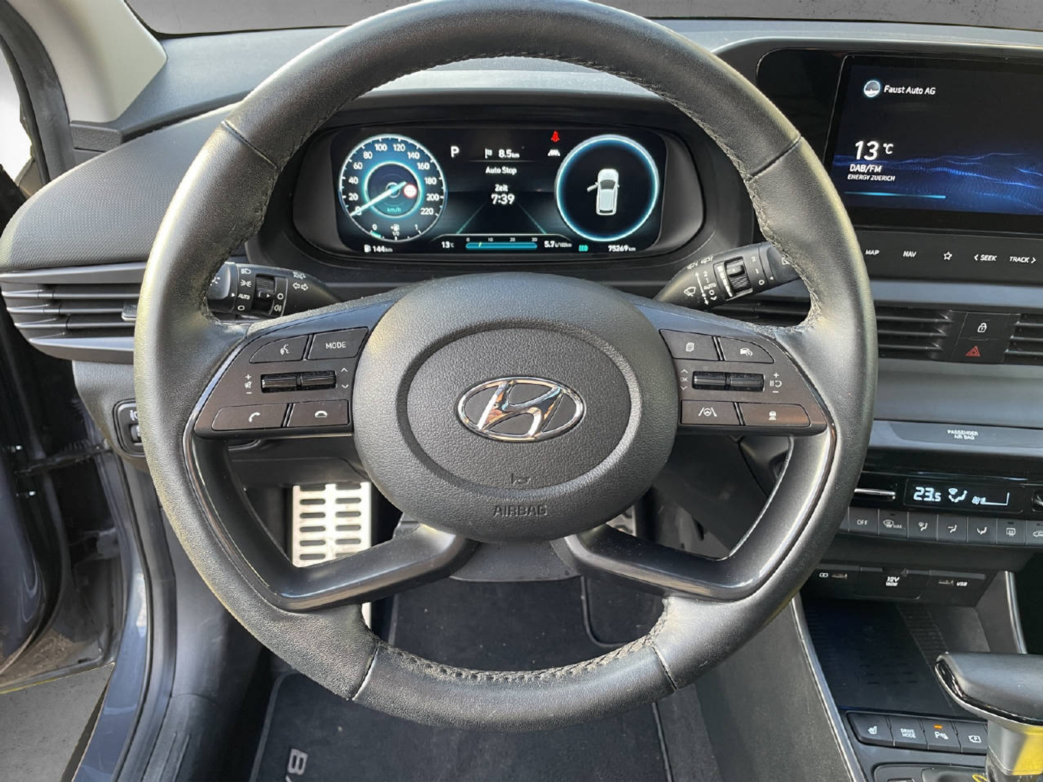 listing desktop thumbnail image 9