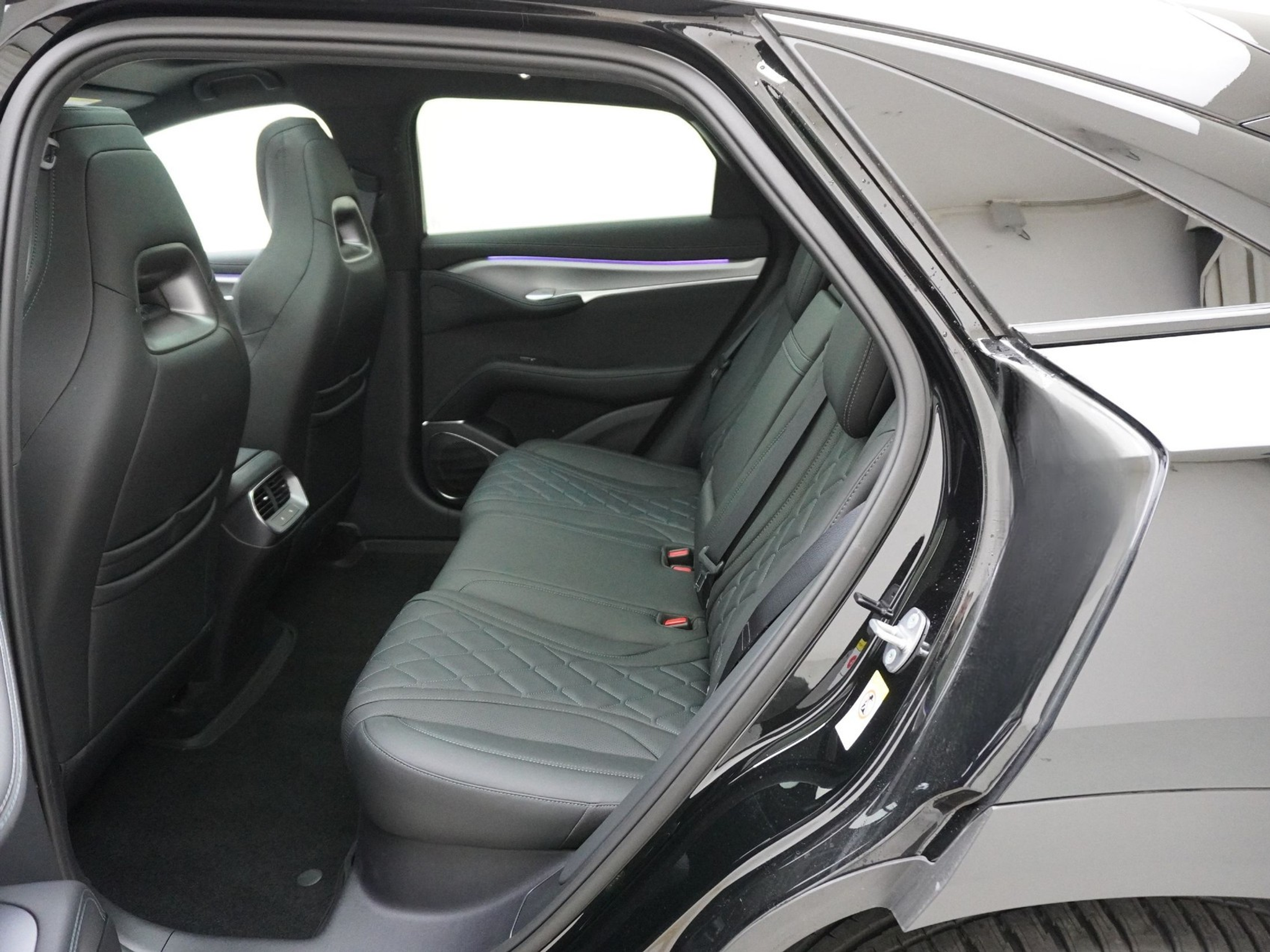 listing desktop thumbnail image 13