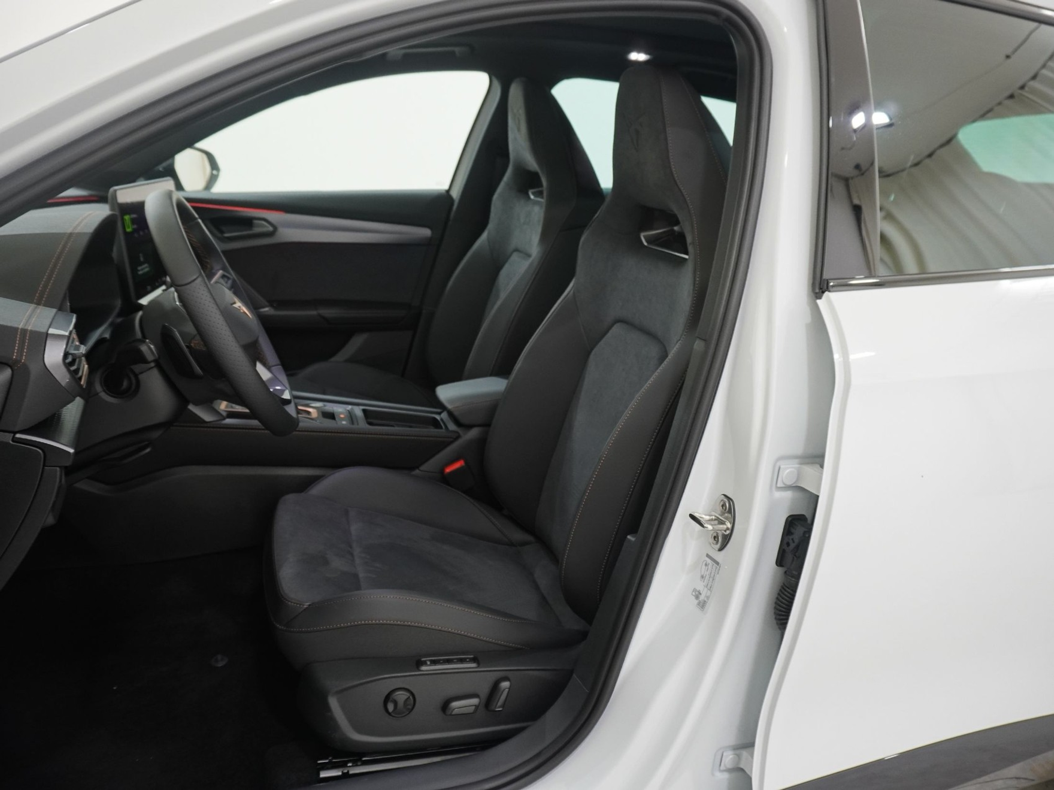 listing desktop thumbnail image 8