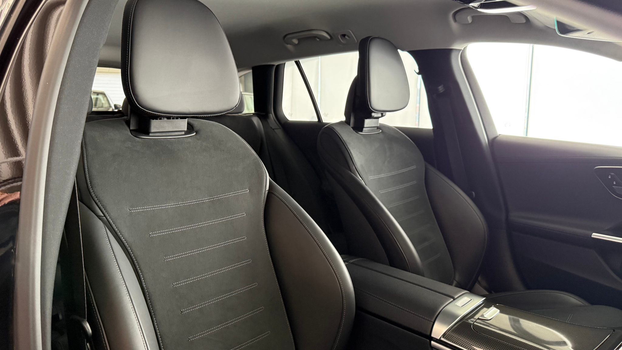 listing desktop thumbnail image 2