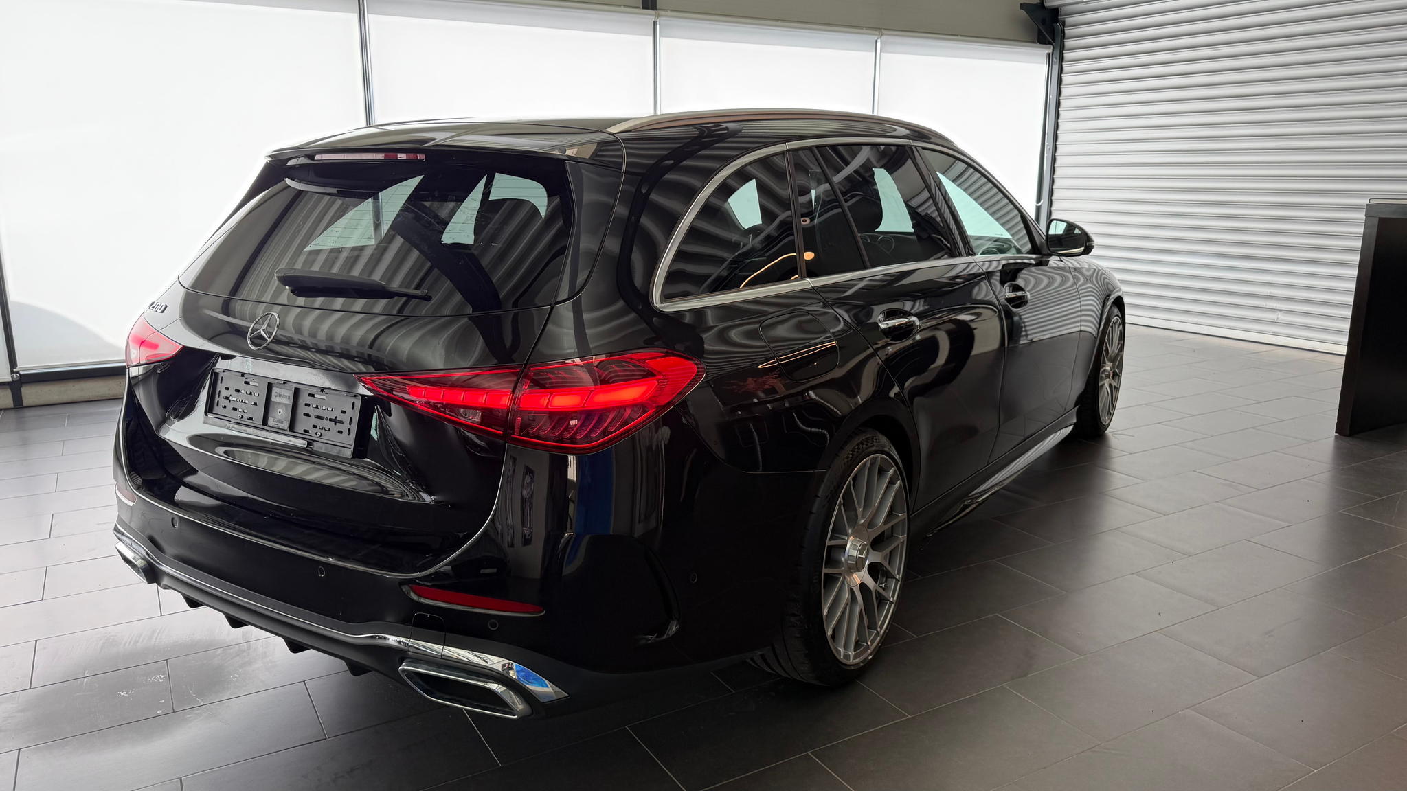 listing desktop thumbnail image 7